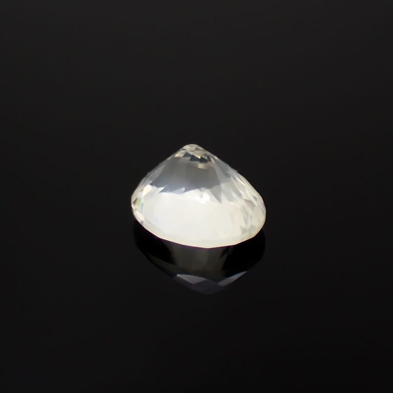 リューサイト(宝石名リューサイト)イタリア産 0.608ct ソ付(彩珠)[221119032]6.2x5.1mm前後