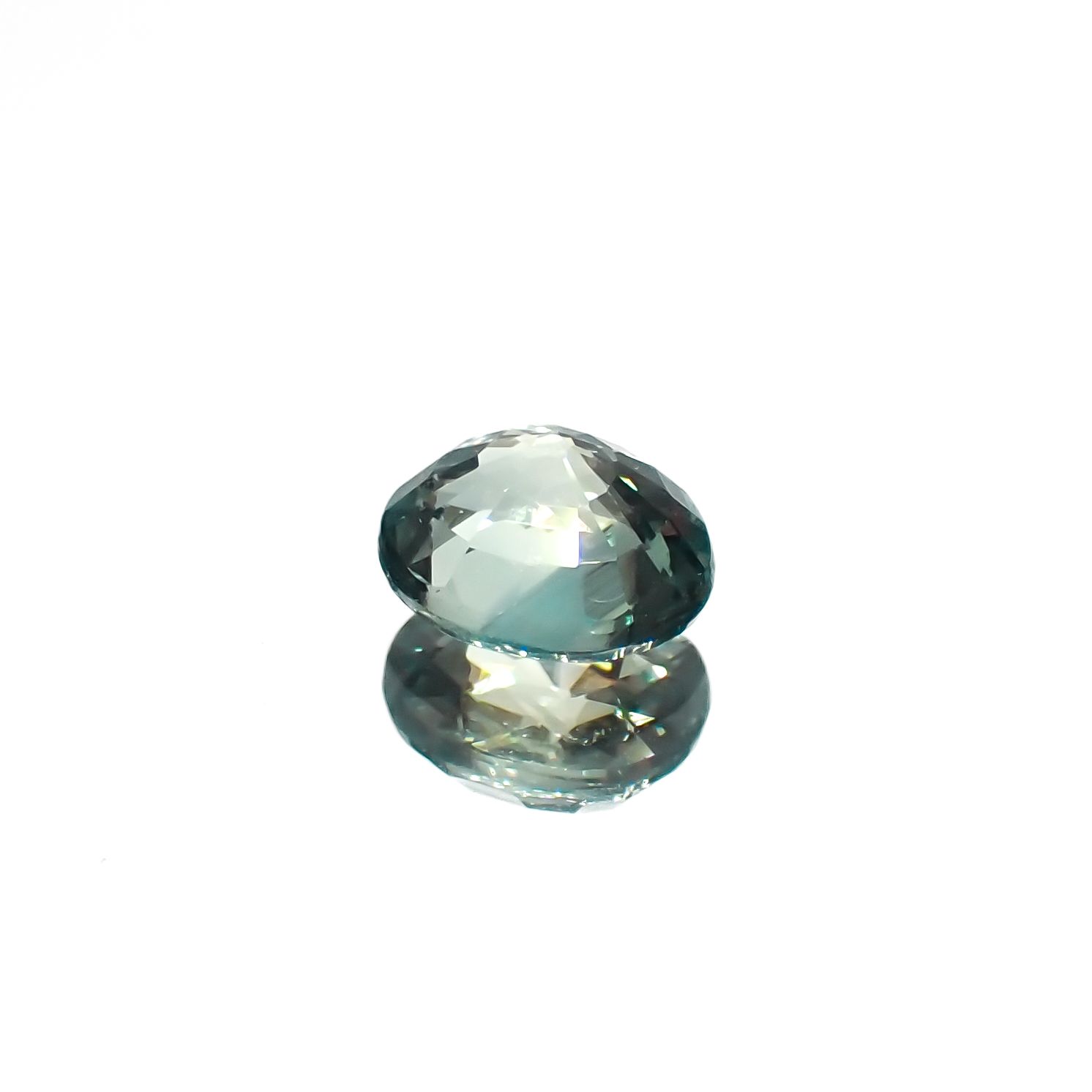 アレキサンドライト(宝石名アレキサンドライト)タンザニア産 0.44ct 識別済[230321354]4.7x4mm前後