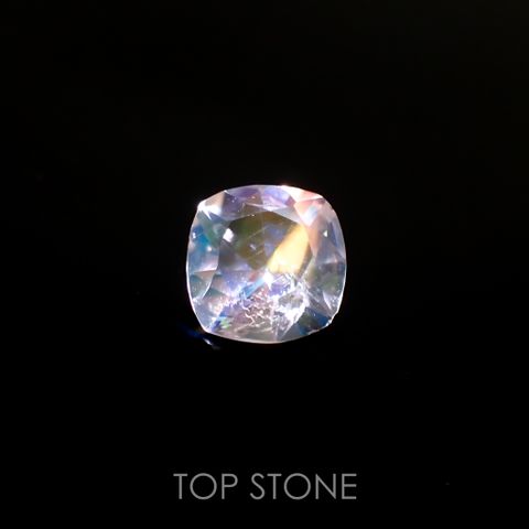 レインボームーンストーン(宝石名ラブラドライト)タンザニア産 0.94ct 識別済[220115454]6.3x6.2mm前後
