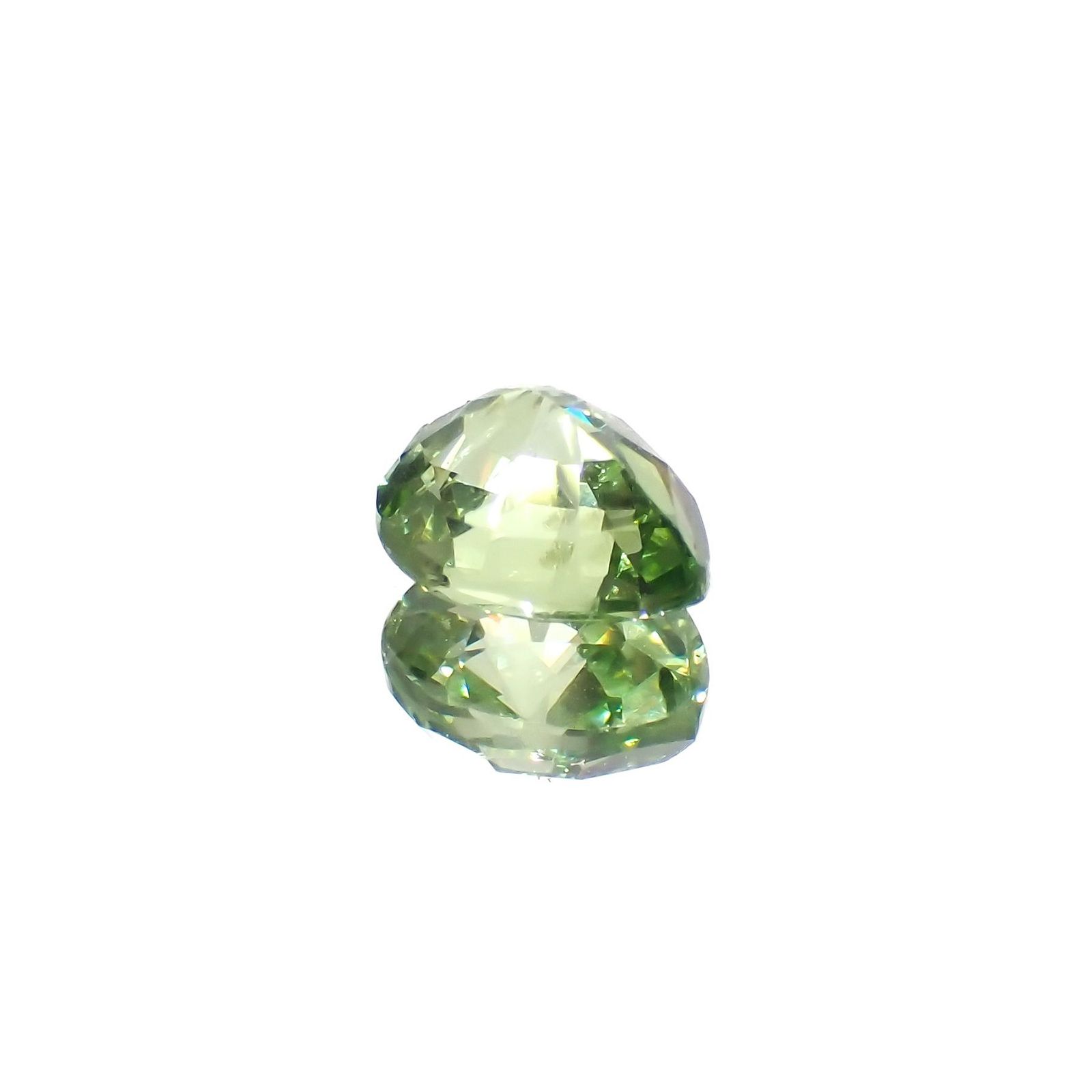 ミントガーネット(宝石名ガーネット)タンザニア産 識別済 0.81ct / 6.1x5.2mm前後 [251023067]