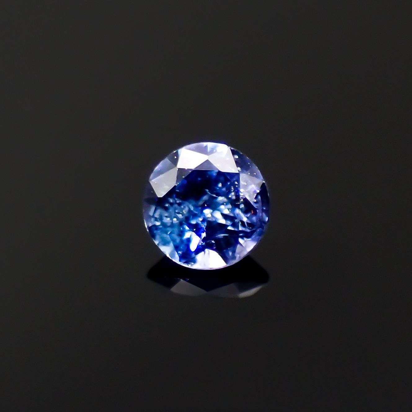 ベニトアイト アメリカ・カリフォルニア州産 0.066ct [230220695]2.4x2.5mm前後
