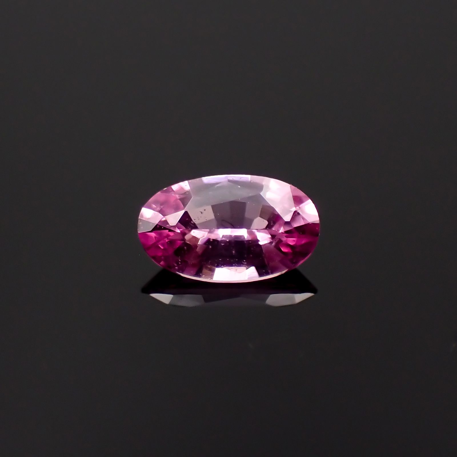 ネオンピンクサファイア スリランカ産 0.24ct[230421530]4.8x2.9mm前後