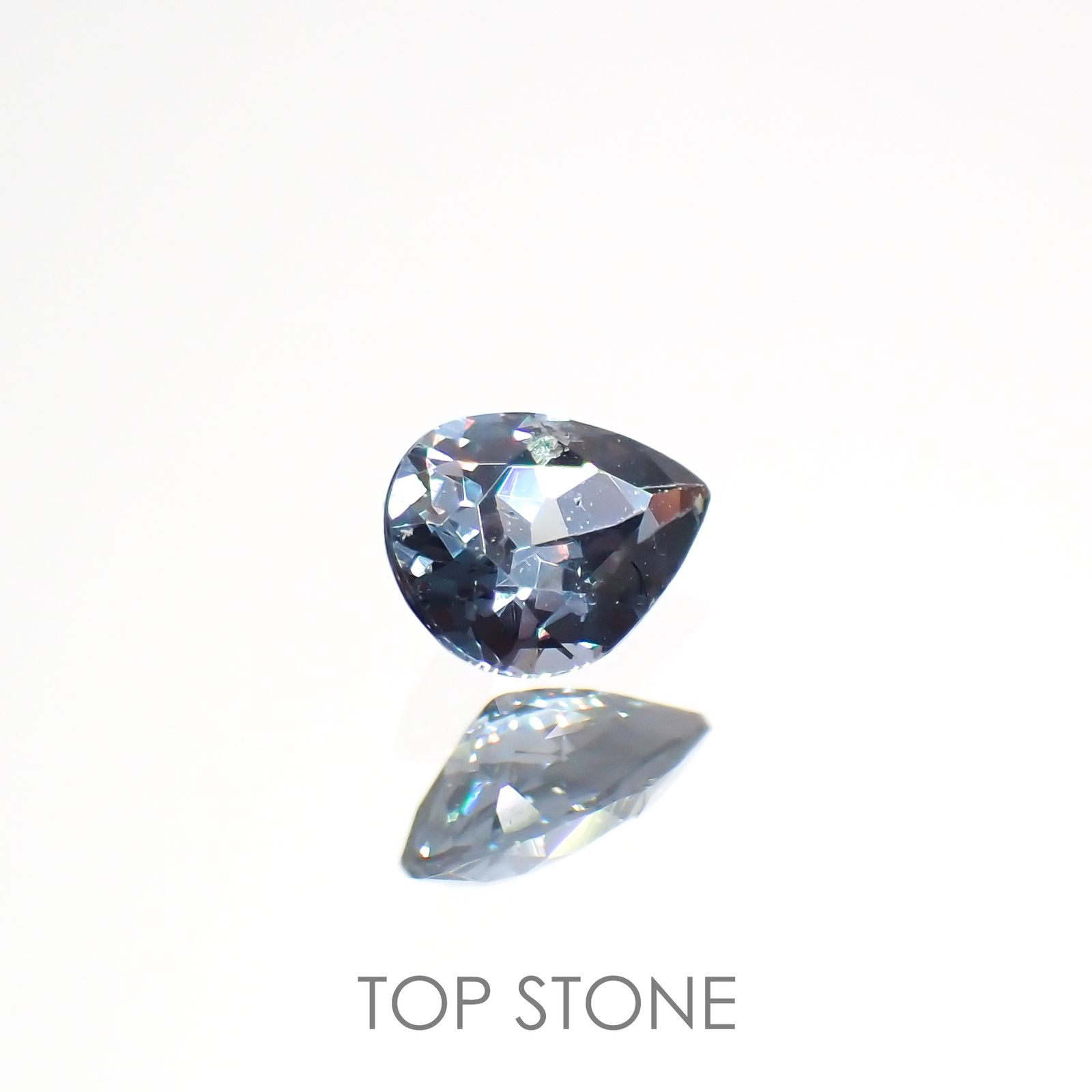 カラーチェンジガーネット アレキタイプ(宝石名ガーネット)マダガスカル・ベキリー産 0.16ct 識別済[220616430]4x3mm前後