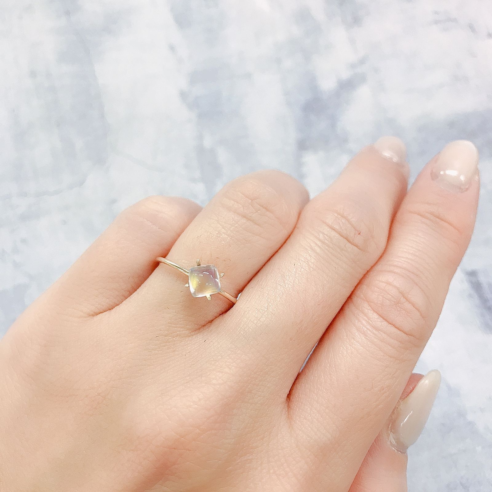 ◇バフカット◇レインボームーンストーン(宝石名ラブラドライト)マダガスカル産 0.79ct 識別済[220515910]5.2x5.3mm前後