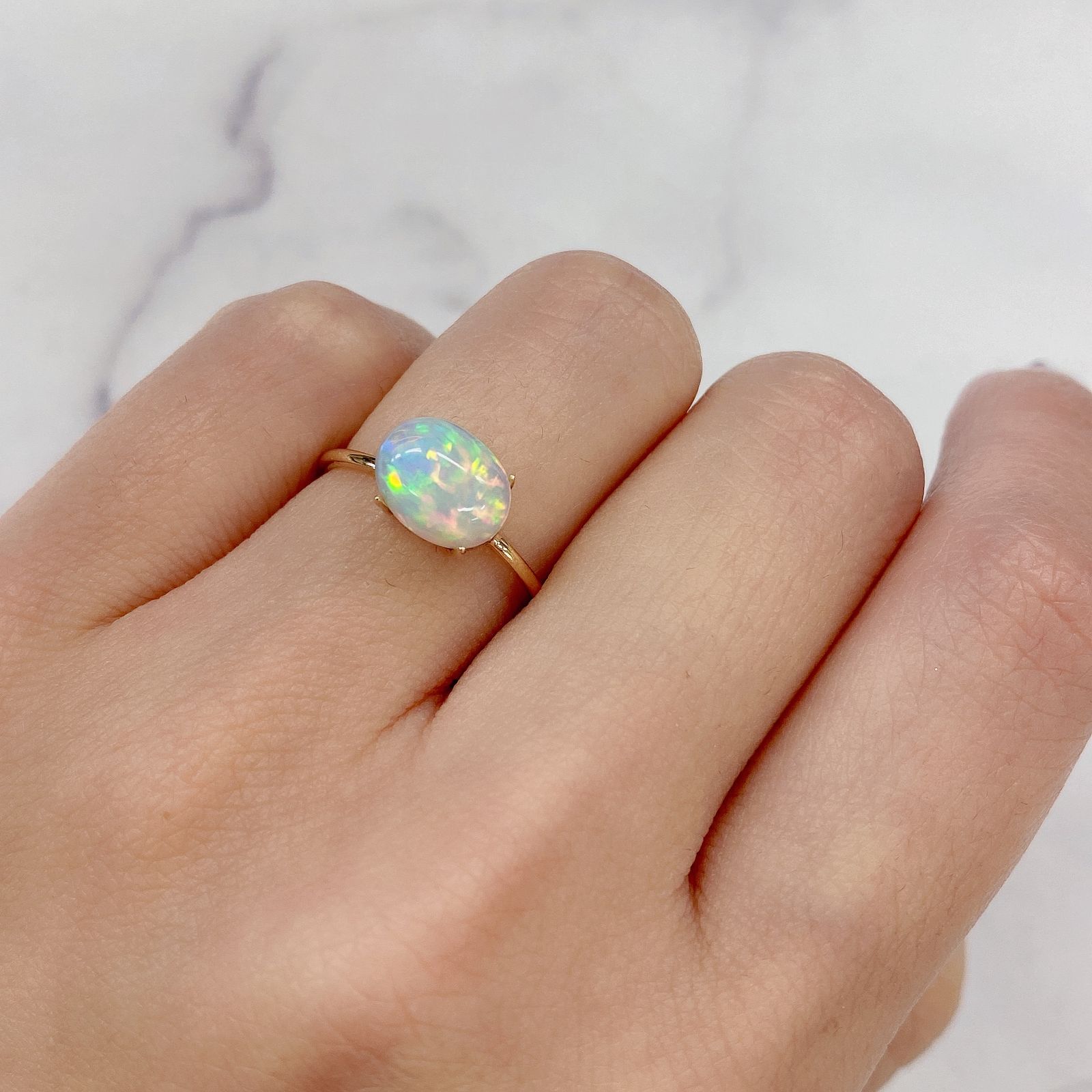 エチオピアオパール(宝石名オパール) エチオピア産 1.32ct 識別済[20063538]8.9×7mm前後