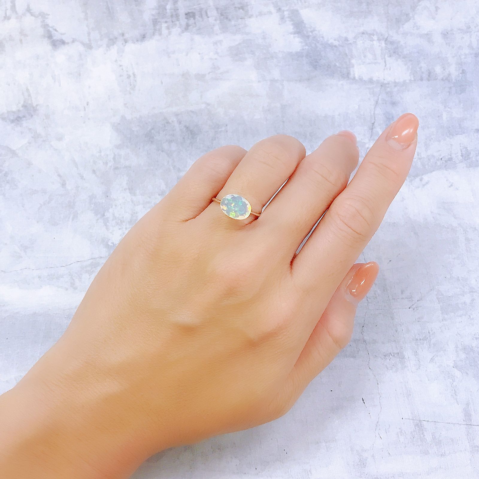 エチオピアオパール(宝石名オパール)エチオピア産 1.08ct 識別済[220917704]10.3x7.6mm前後