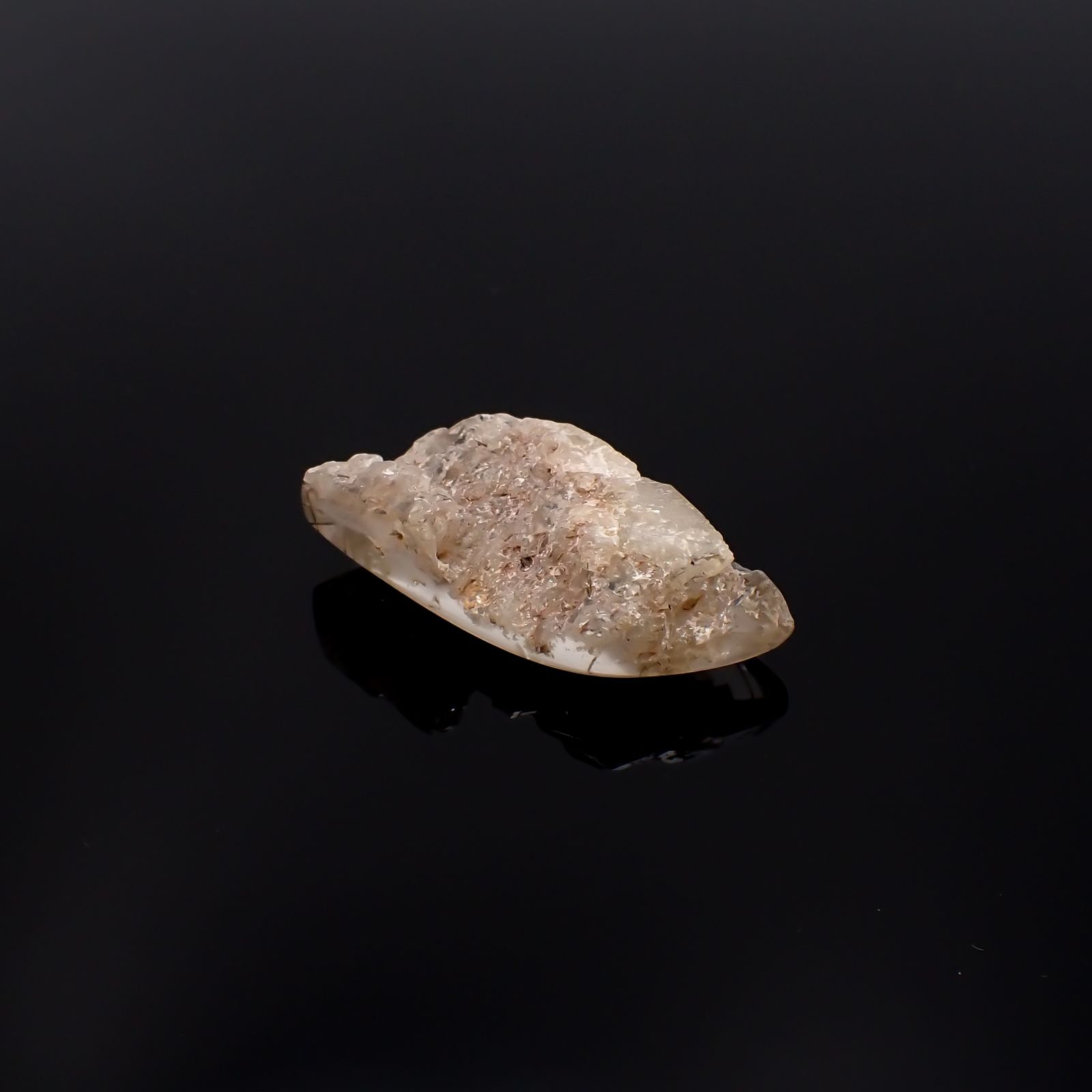 ◇フリーフォーム◇ホワイトガーデンクォーツ ブラジル産 40.32ct[230722650]37.8x17.2mm前後