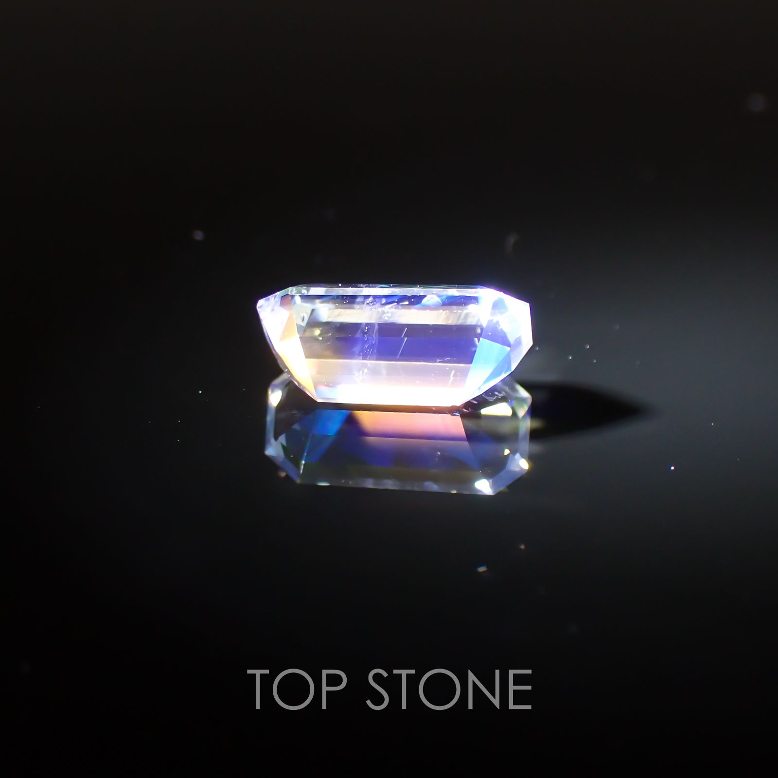 レインボームーンストーン(アンデシンラブラドライト) マダガスカル産 ルース 1ct[210310130]8.8×4.2mm前後
