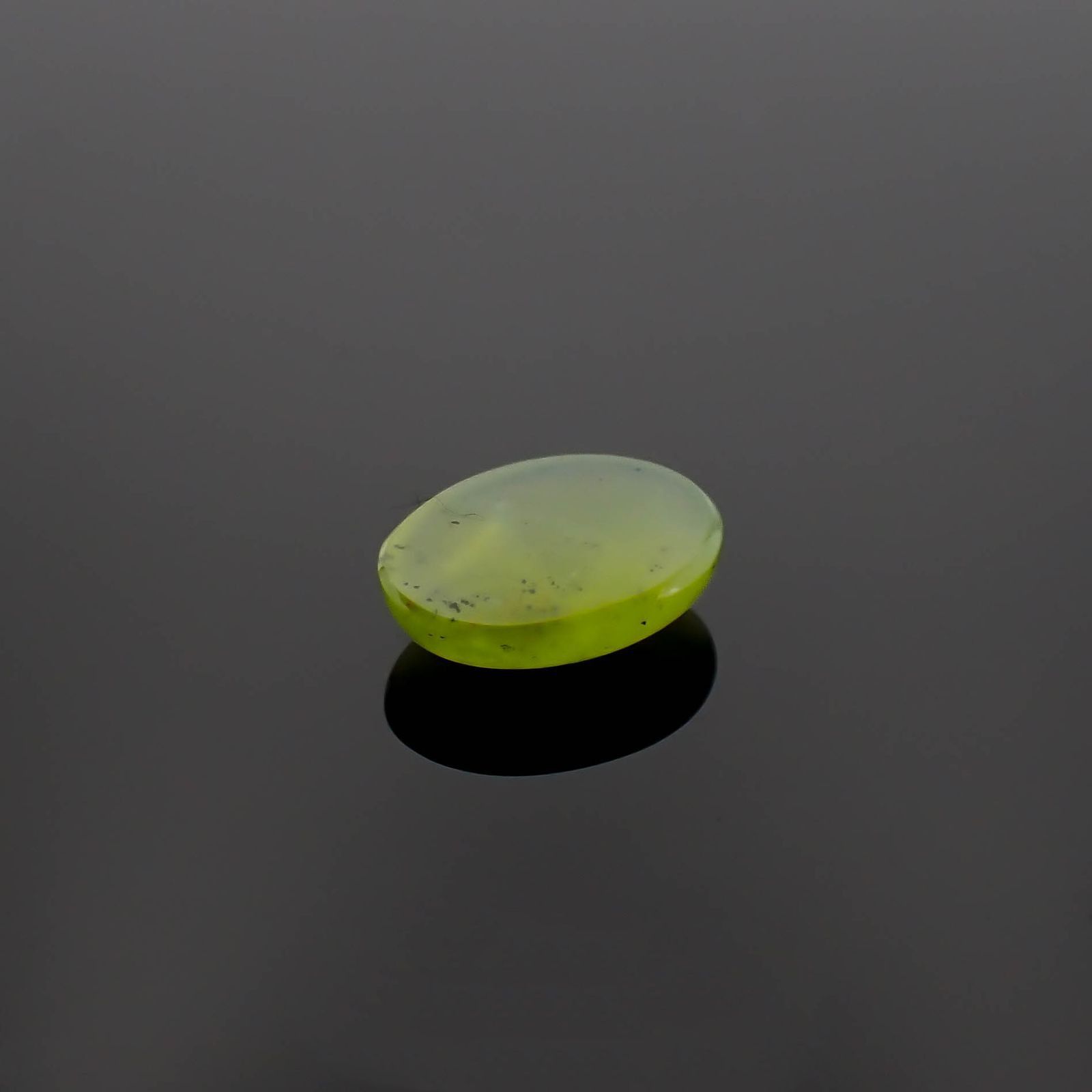 グリーンオパール ブラジル・アマゾン産 1.11ct / 9.5x7.1mm前後 [230120065]