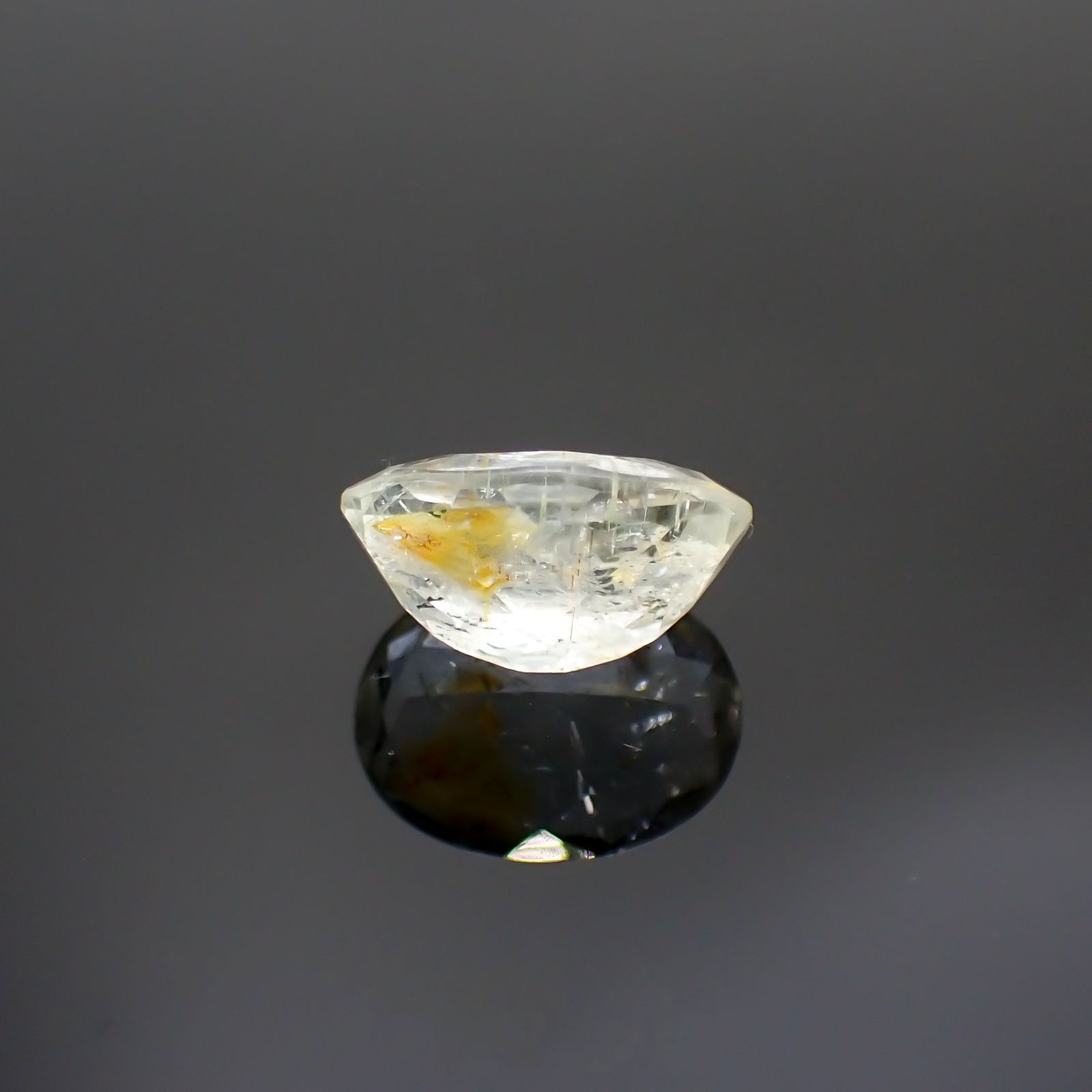 オーロラアクアマリン ブラジル産 4.06ct [220114403]12.1x9.2mm前後