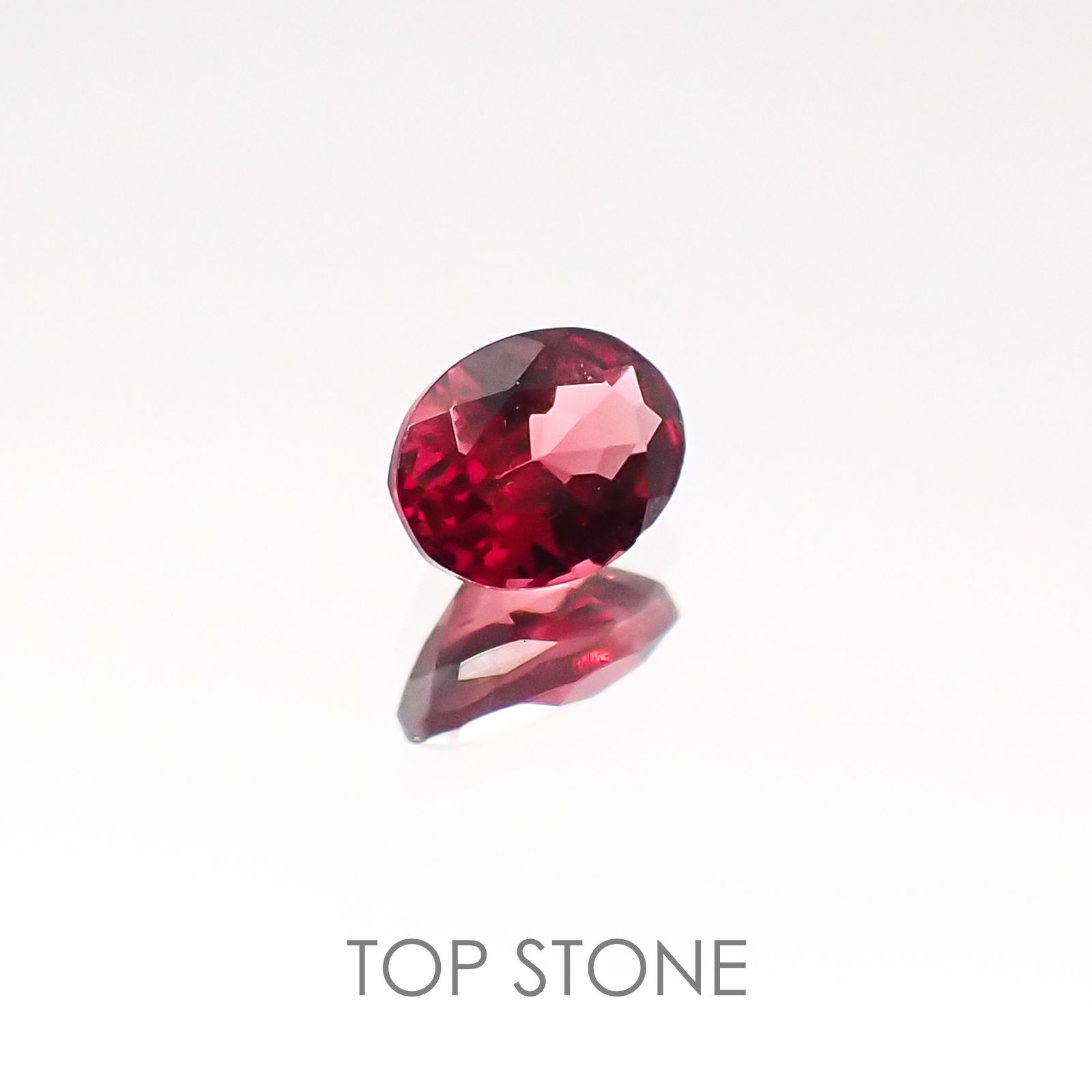 レッドスピネル タンザニア産 ルース 0.21ct[20117695]4.1×3.1mm前後
