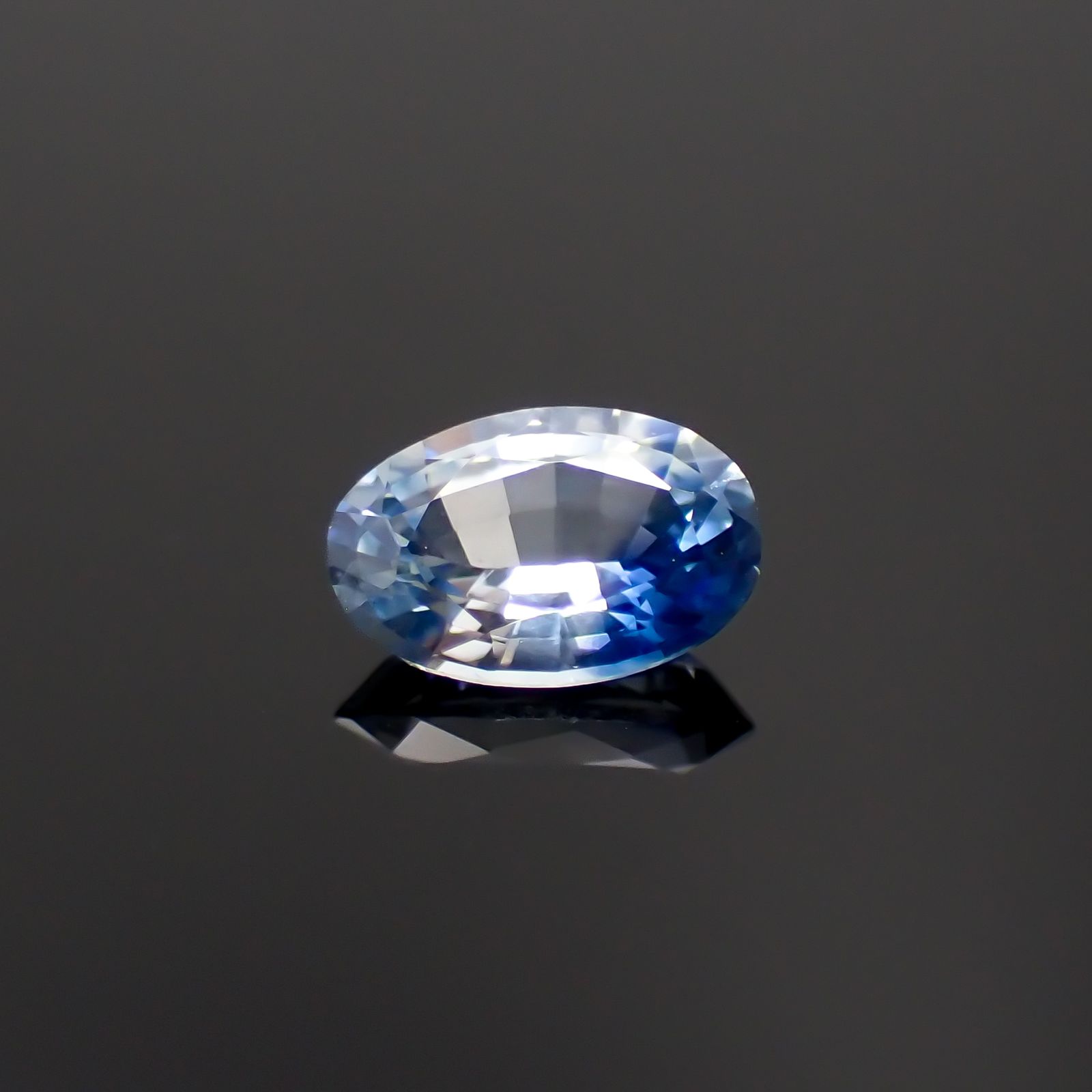 バイカラーサファイア スリランカ産 0.36ct[230823022]5.4x3.5mm前後