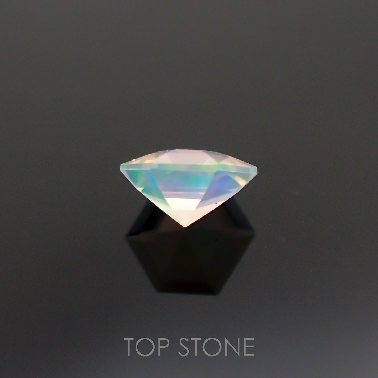 ◇ヘキサゴンカット◇エチオピアオパール エチオピア産 0.14ct[221018440]3.9x3.8mm前後