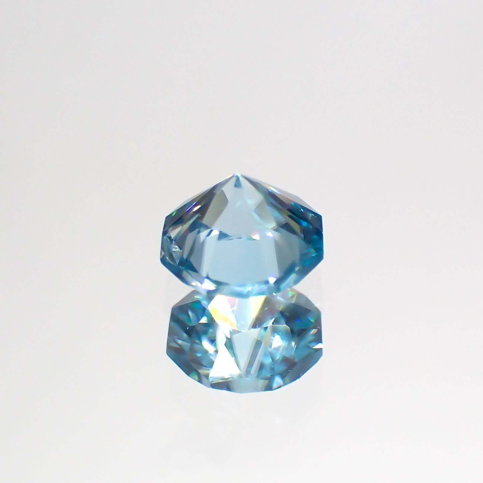 ◇オクタゴンカット◇ブルージルコン(宝石名ジルコン)カンボジア産 0.80ct 識別済[220113999]5x4.9mm前後