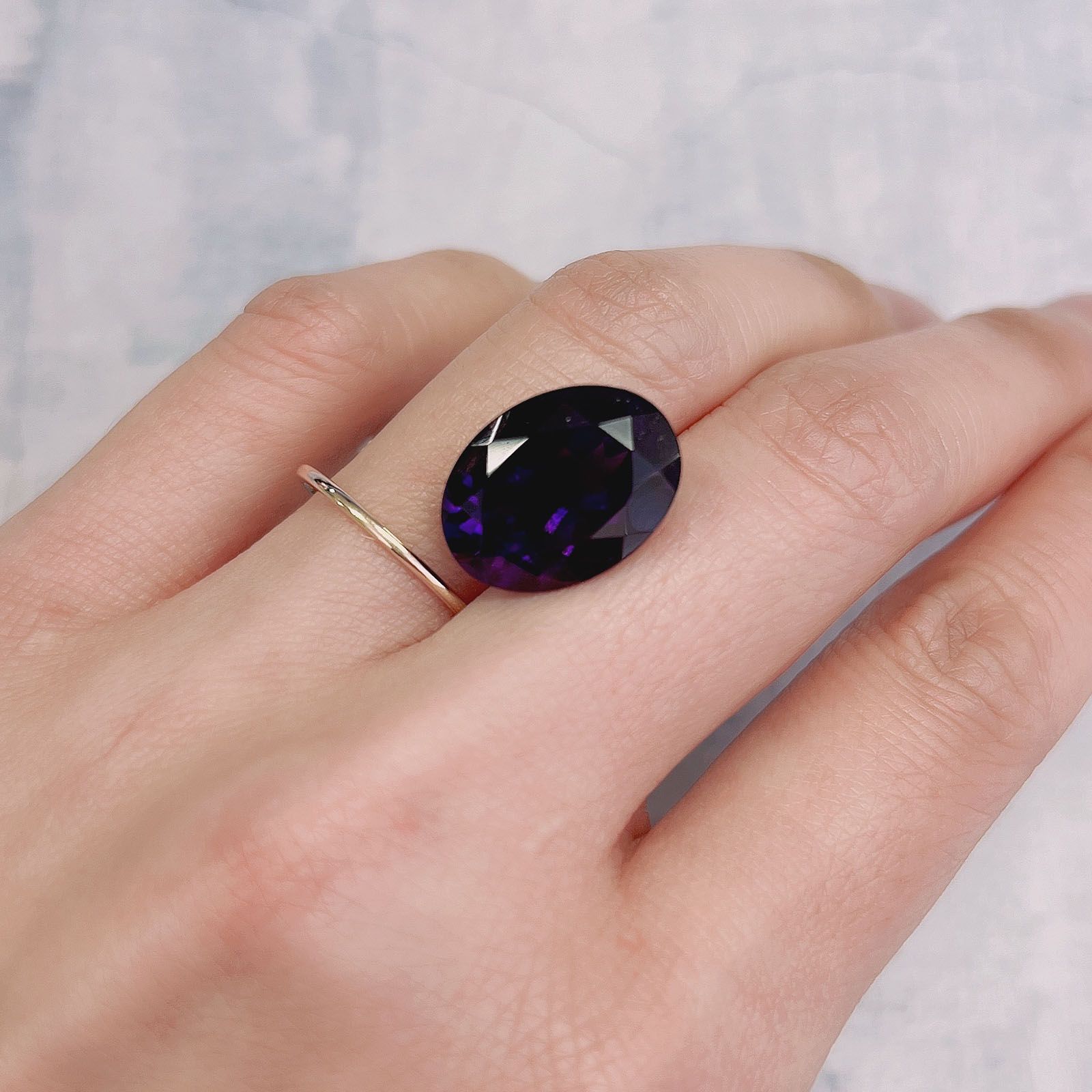 カラーシフトアメジスト(宝石名アメシスト)ブラジル/ウルグアイ産 9.18ct 識別済[220113952]16.1x12.1mm前後