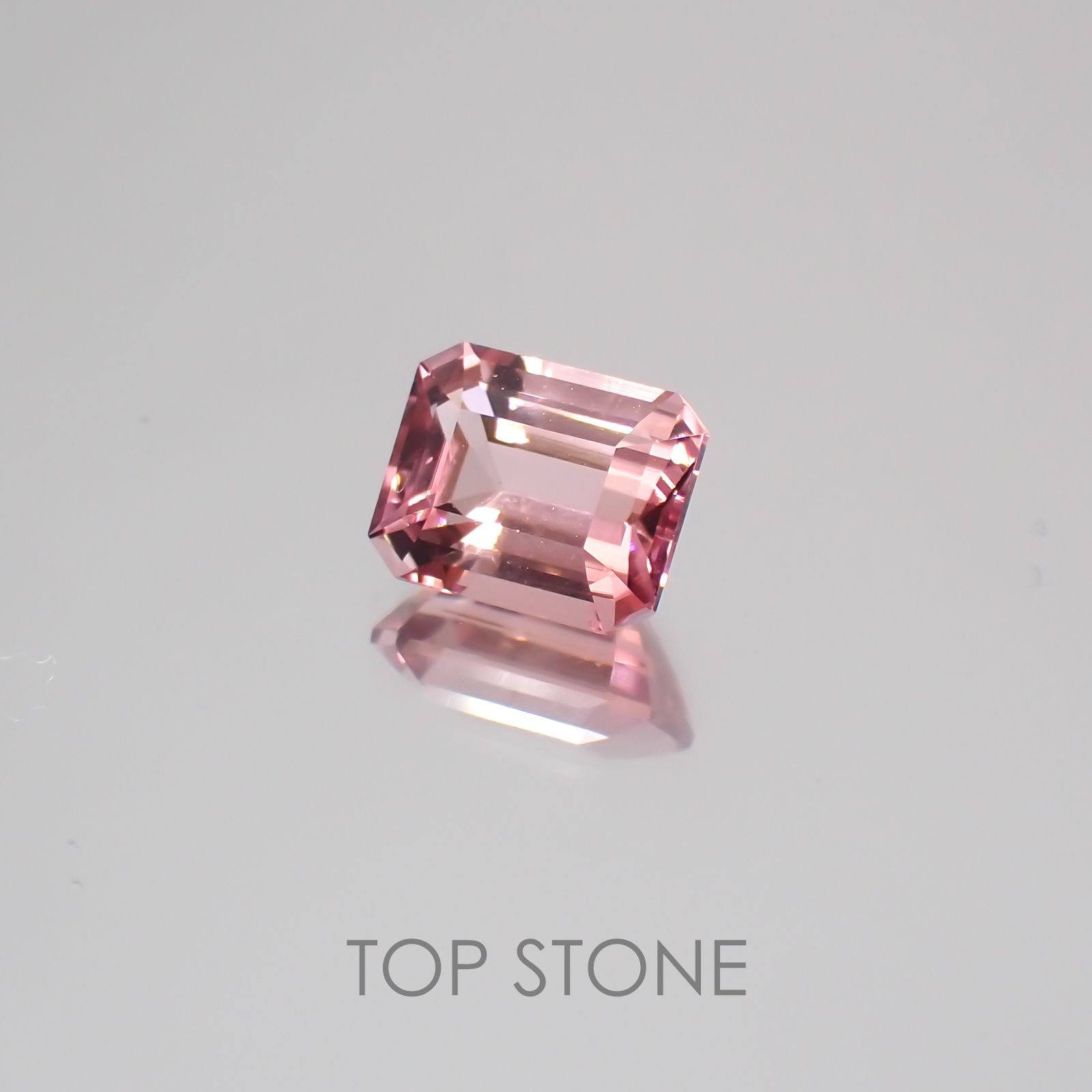 ピンクトルマリン パパラチャカラー(宝石名ピンク・トルマリン) ルワンダ産 1.33ct 識別済[21039974]7×5.6mm前後