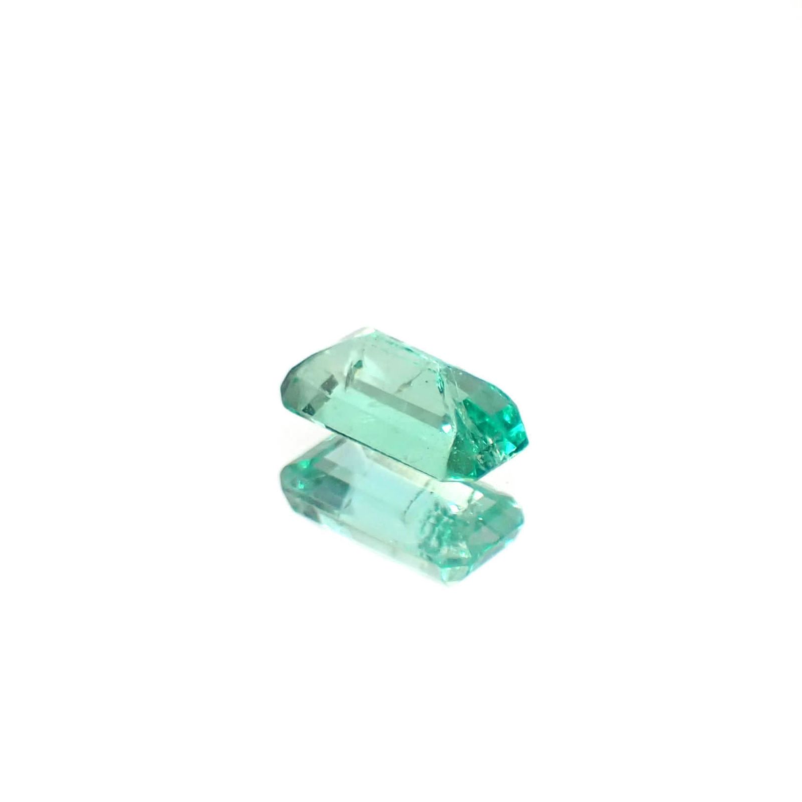 エメラルド ザンビア産 0.23ct [250430236]5x2.6mm前後