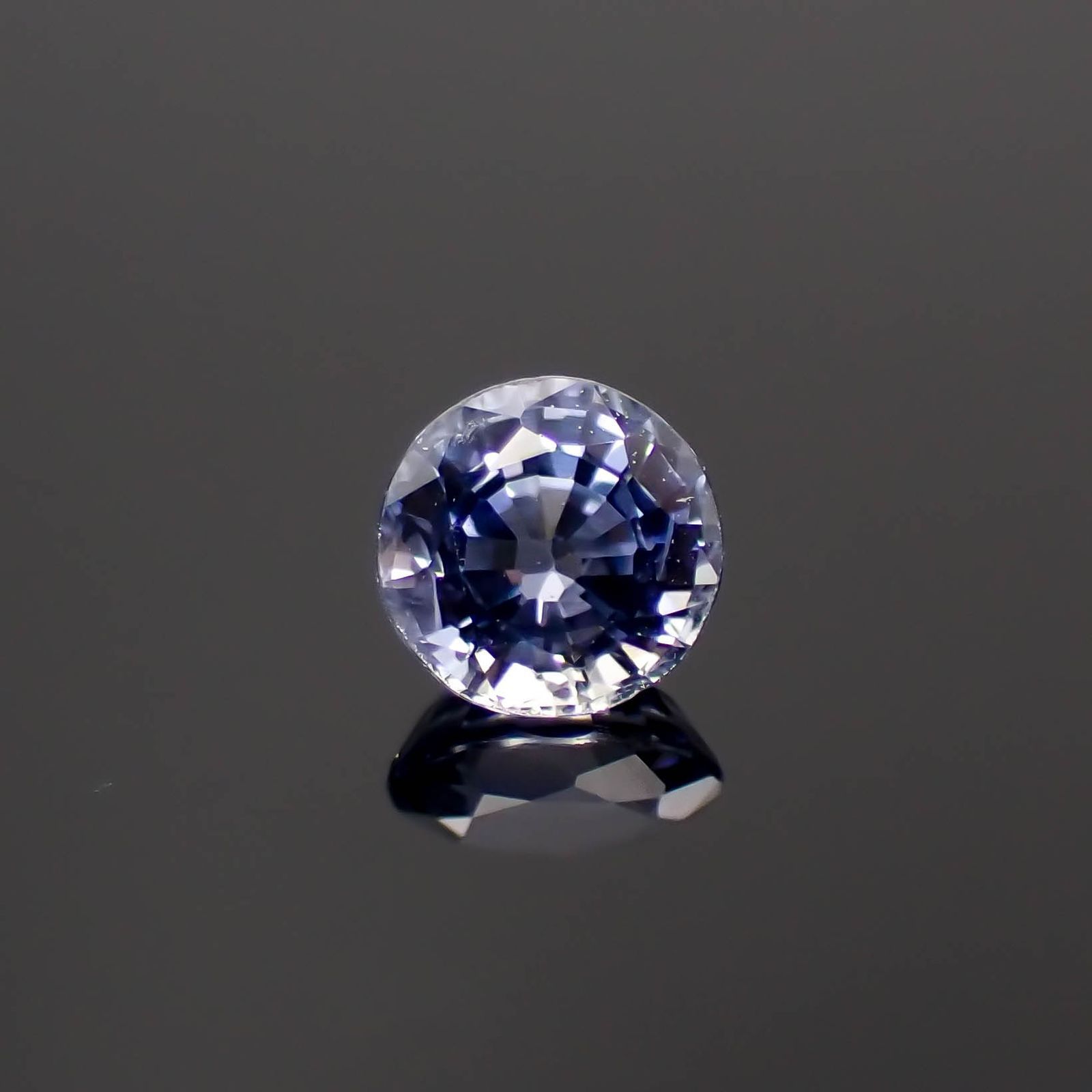 アイスブルーサファイア(宝石名サファイア)スリランカ/マダガスカル産 0.30ct 識別済[230119938]3.9x3.9mm前後
