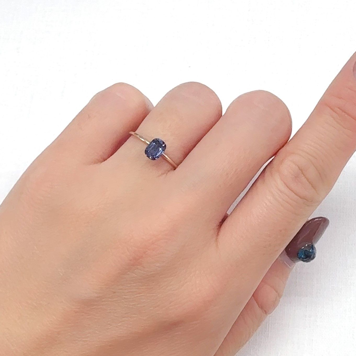 ベキリーブルーガーネット（カラーチェンジガーネット アレキタイプ） マダガスカル・ベキリー産 0.64ct[240628286]5.9x4.2mm前後