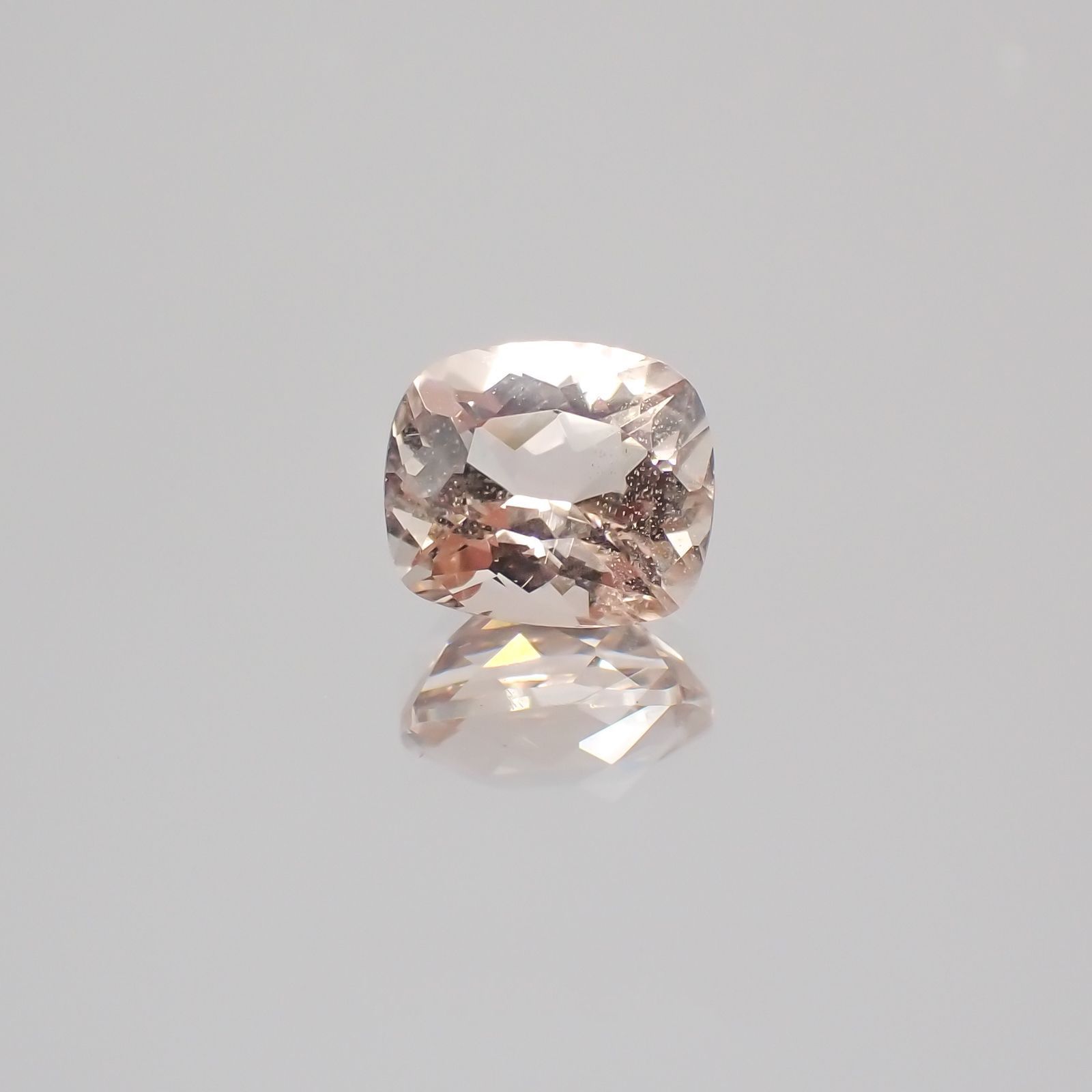 モルガナイト(宝石名モルガナイト)ナイジェリア産 1.18ct 識別済[231224423]6.8x5.9mm前後