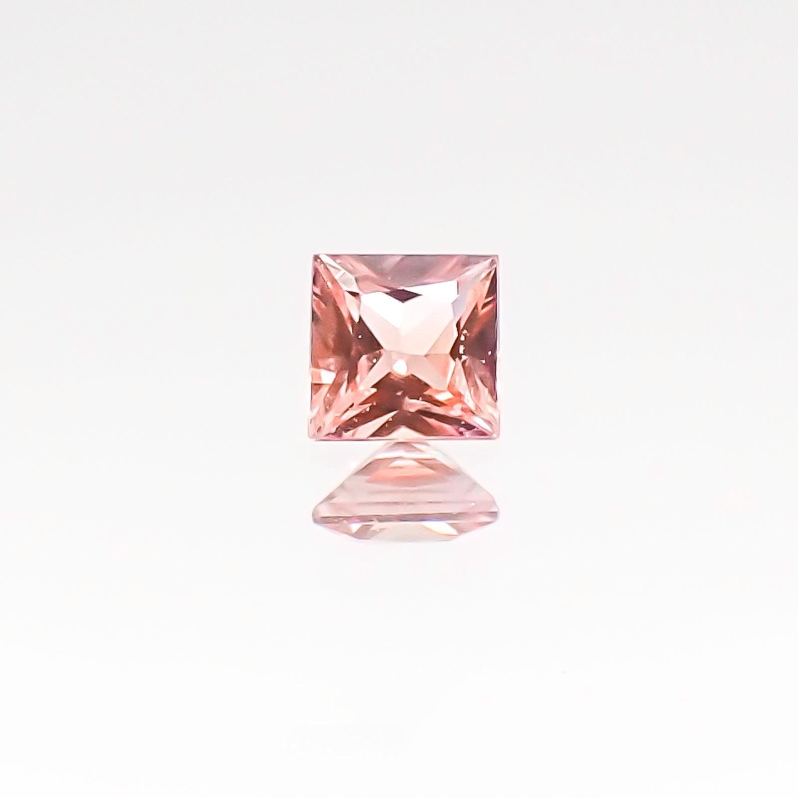 ◇プリンセスカット◇パパラチャサファイア ソーティング付き スリランカ産 ルース 0.09ct[20116956]2.52×2.47mm前後