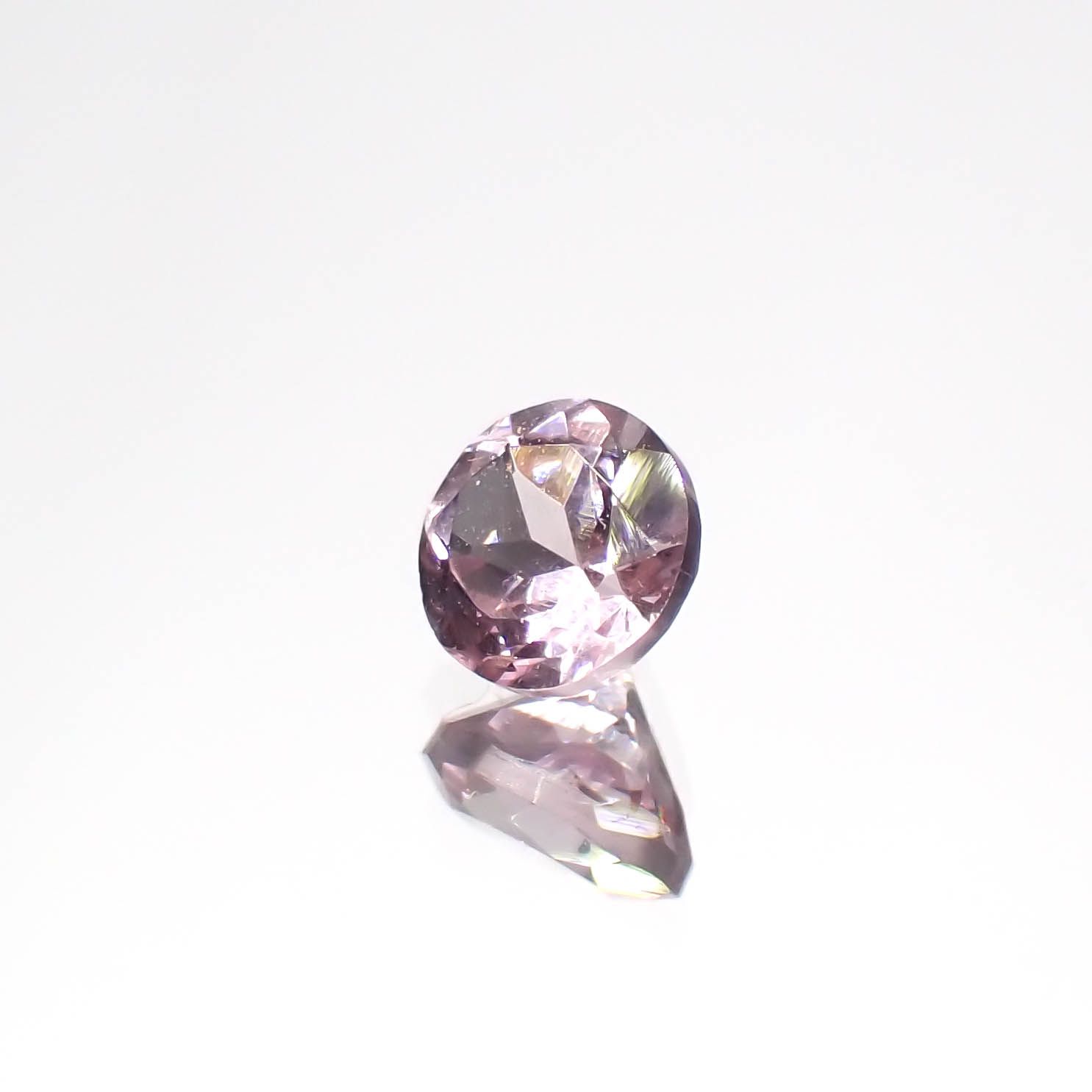 ドラゴンガーネット タンザニア産 0.34ct[230722952]3.9x3.9mm前後