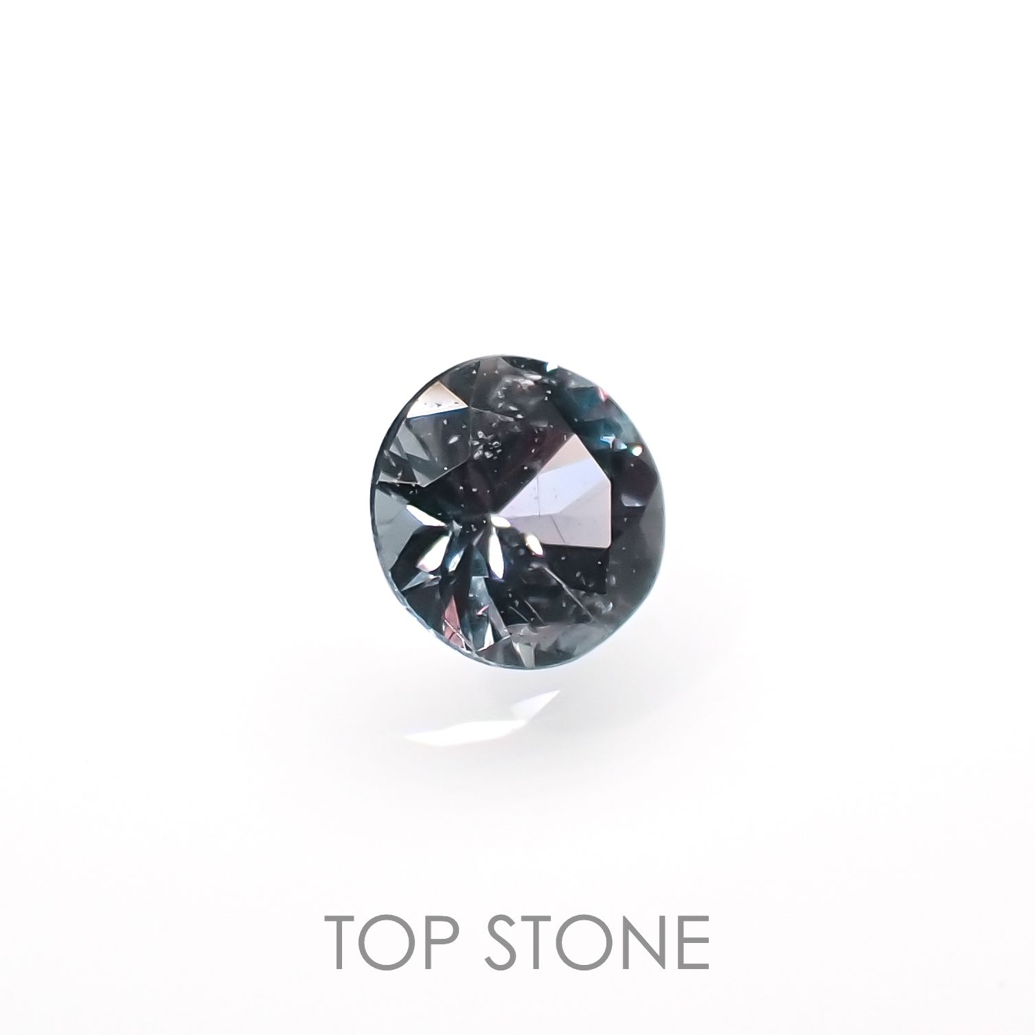 カラーチェンジガーネット アレキタイプ(宝石名ガーネット)マダガスカル・ベキリー産 0.078ct 識別済[221119055]2.6x2.6mm前後