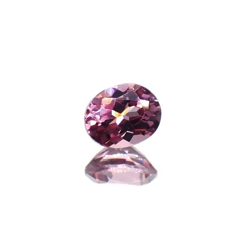 カラーシフトマラヤガーネット(宝石名ガーネット)タンザニア産 識別済 0.90ct / 6.1x4.9mm前後 [260415005]