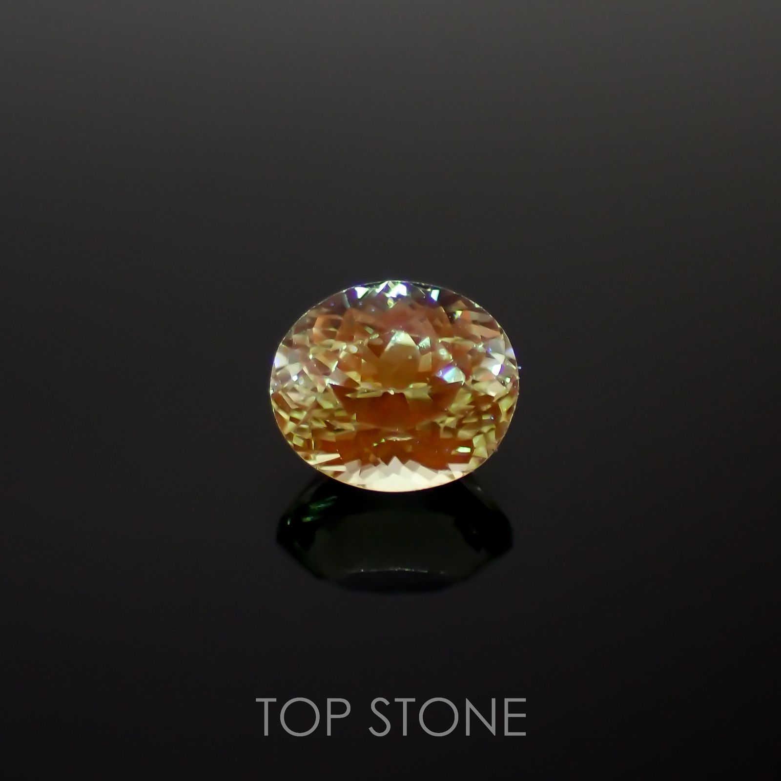 ミントガーネット(宝石名グリーン グロッシュラー・ガーネット)タンザニア産 0.61ct 識別済[221018624]5.2x4.3mm前後