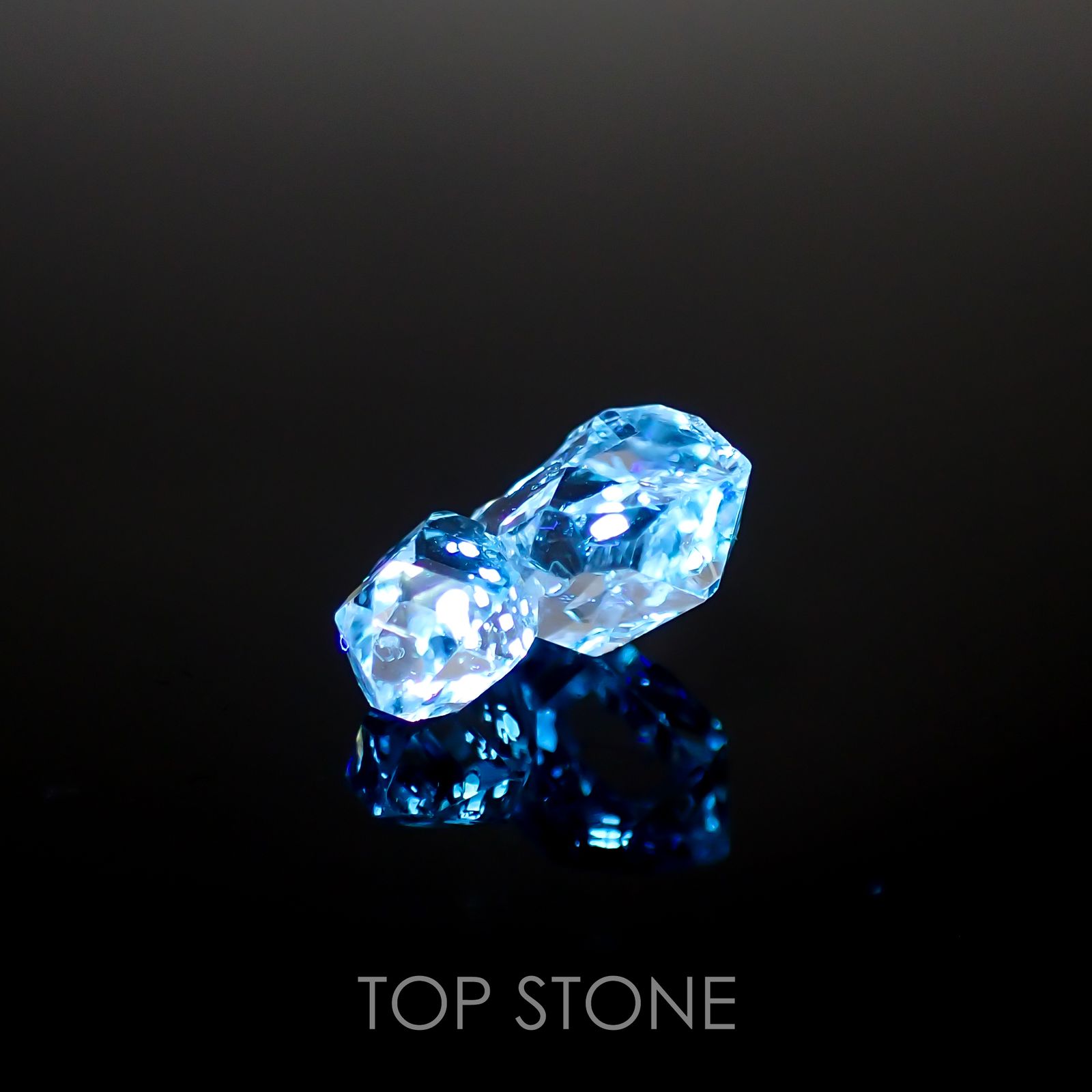 オイルインクォーツ原石 パキスタン産 2.70ct[220115465]11.1x10.5mm前後