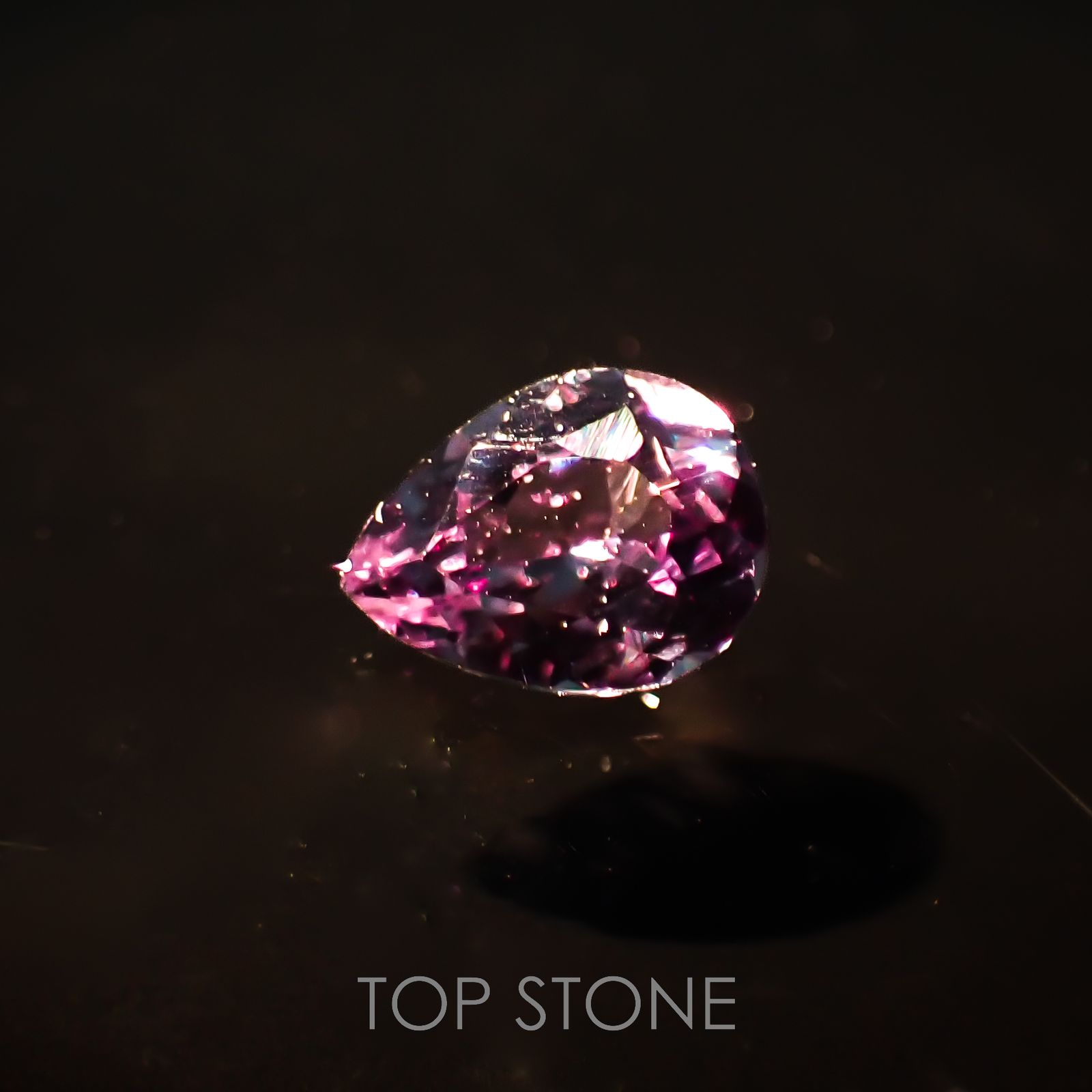 カラーチェンジガーネット アレキタイプ(宝石名ガーネット)マダガスカル・ベキリー産 0.17ct 識別済[220716938]4x3.1mm前後