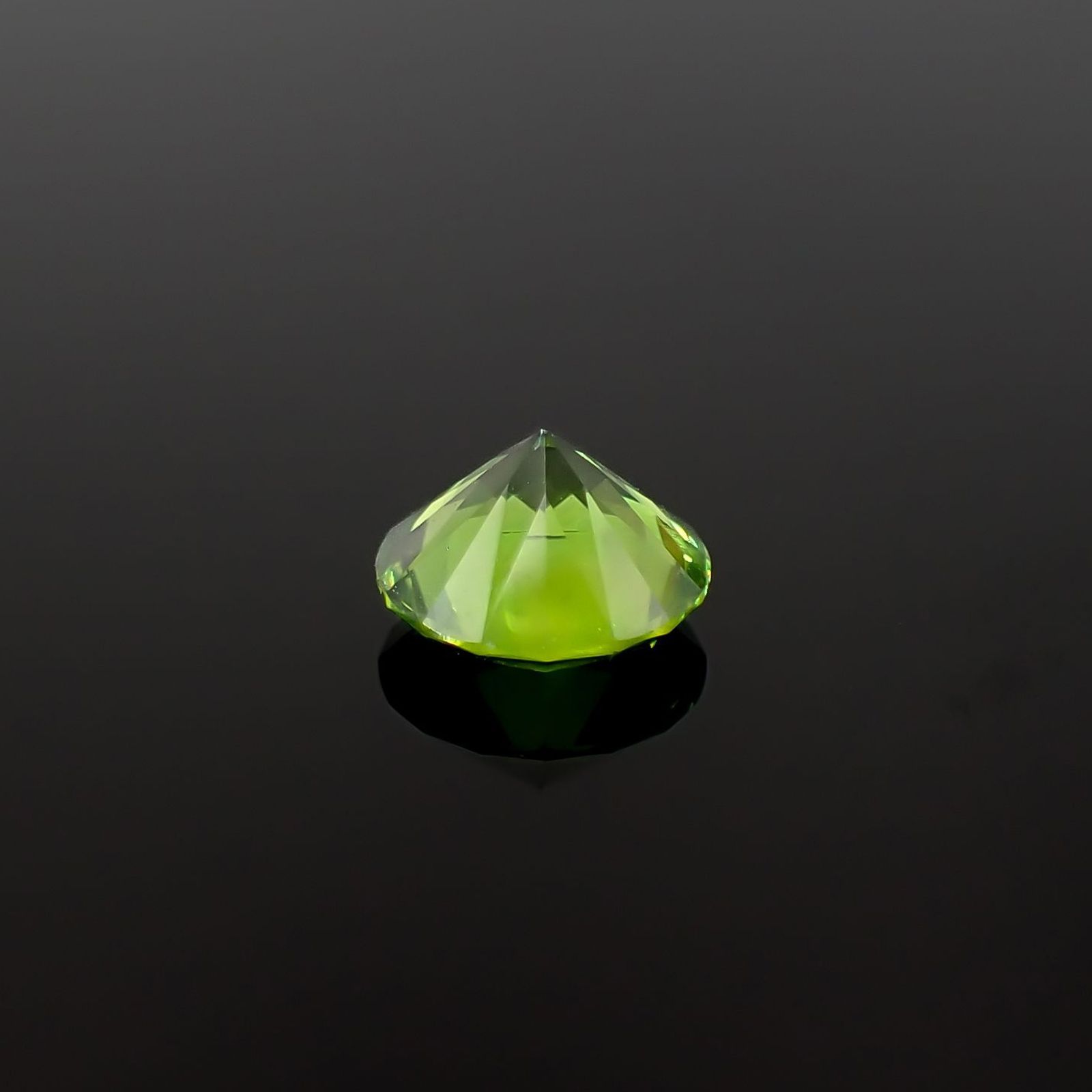 デマントイドガーネット ロシア産 1.08ct / 6.3x6.3mm前後 [260432070]