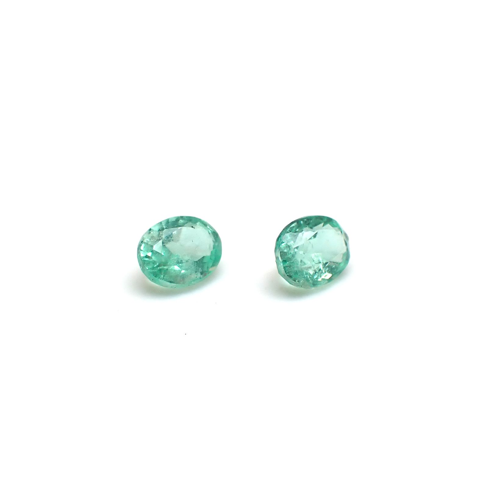 ◇ペアセット◇パステルカラーエメラルド ザンビア産 0.35ct(2pcs合計) [250430238]4x3mm前後