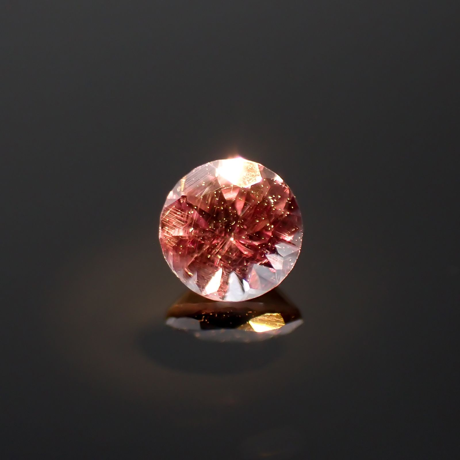 カラーチェンジガーネット アレキタイプ マダガスカル・ベキリー産 0.16ct[230522178]3.2x3.2mm前後