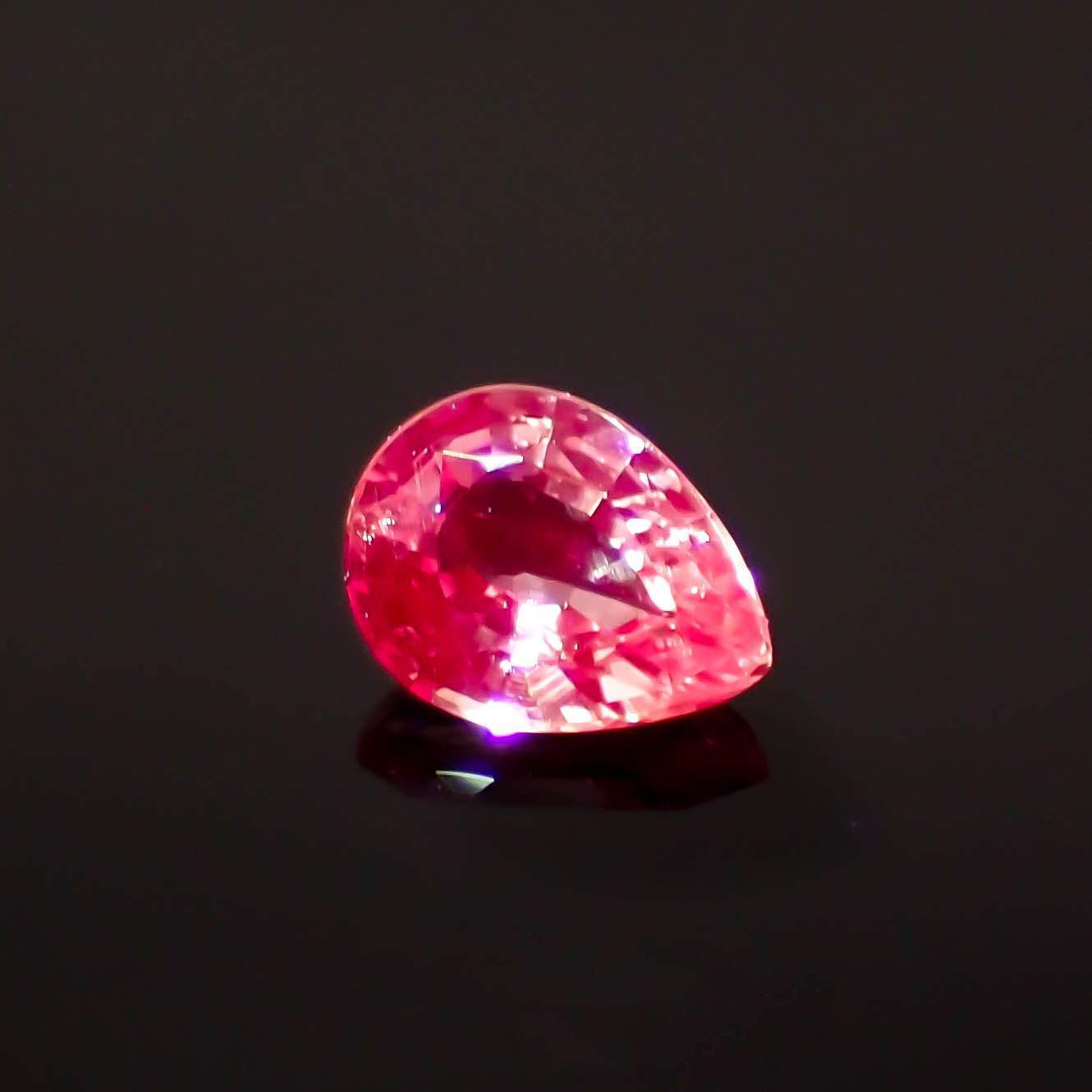 パパラチャサファイア(宝石名サファイア/別名パパラチャ・サファイア)スリランカ産 0.18ct GIA鑑付[230119734]4.08x3.08mm前後