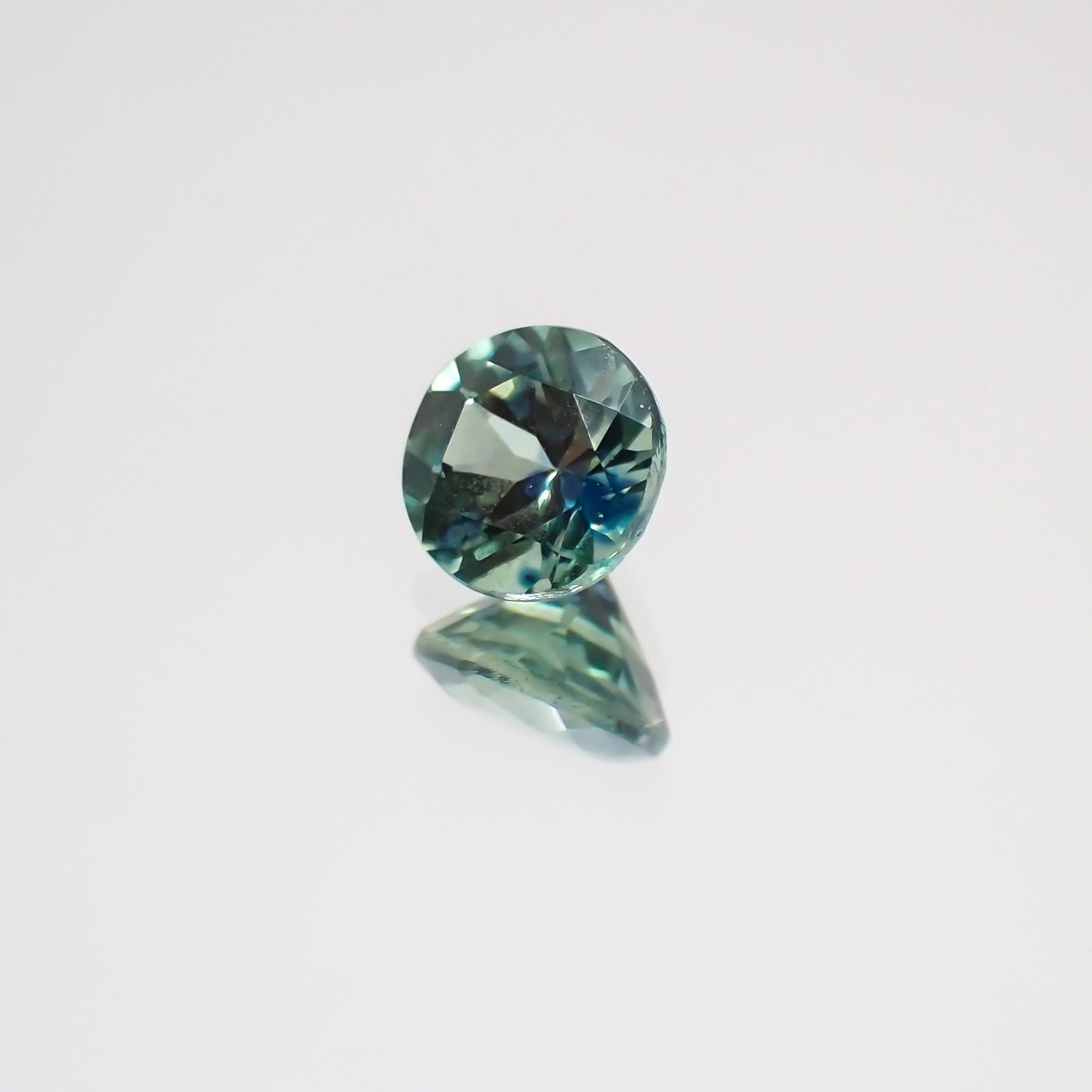 モンタナサファイア アメリカ産 ルース 0.31ct[21029910]3.9×3.9mm前後