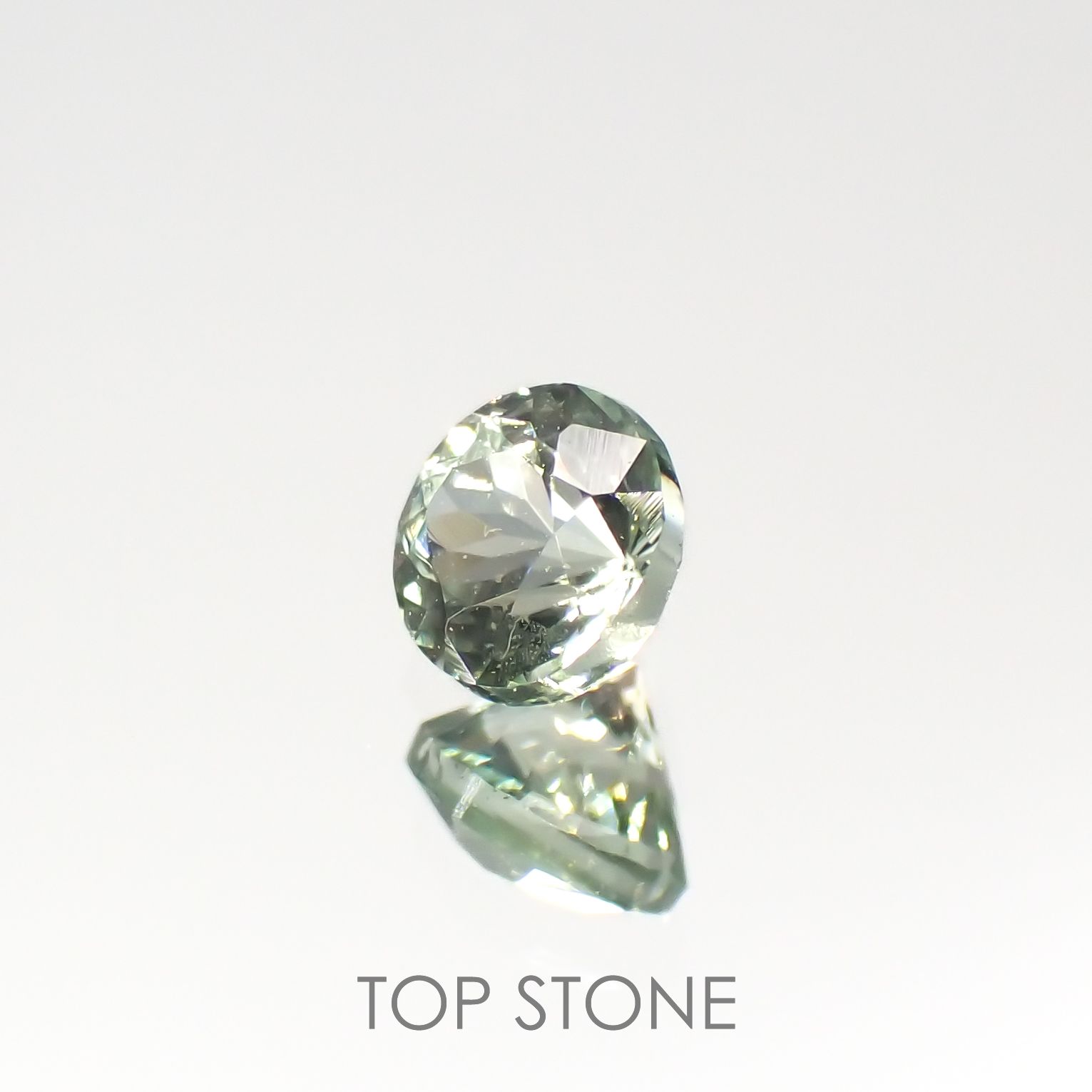 バナジウムコーネルピン(宝石名コーネルピン)タンザニア・タンガ州産 0.19ct 識別済[220716907]3.4x3.4mm前後