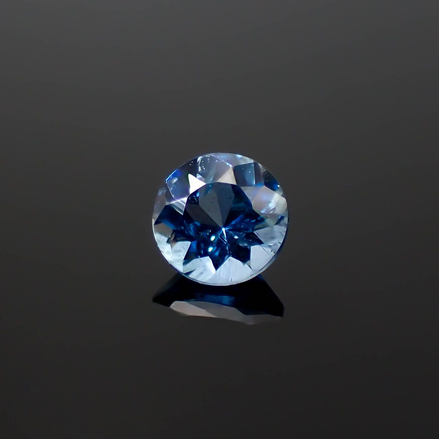 アクアマリン サンタマリアカラー ナイジェリア産 0.20ct [250329947]3.9x3.9mm前後