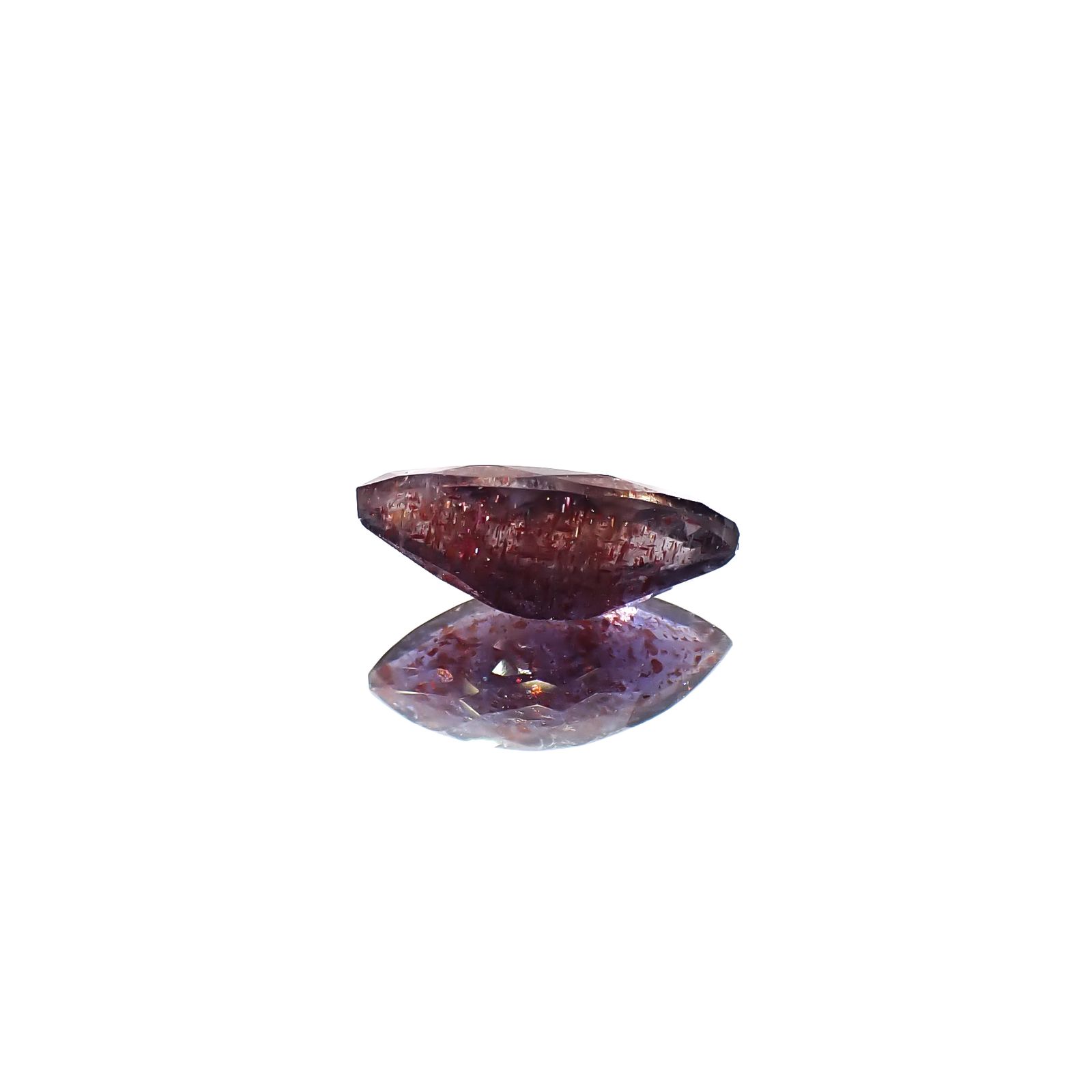 ブラッドショットアイオライト インド産 1.72ct [241129462]12.7x5.7mm前後