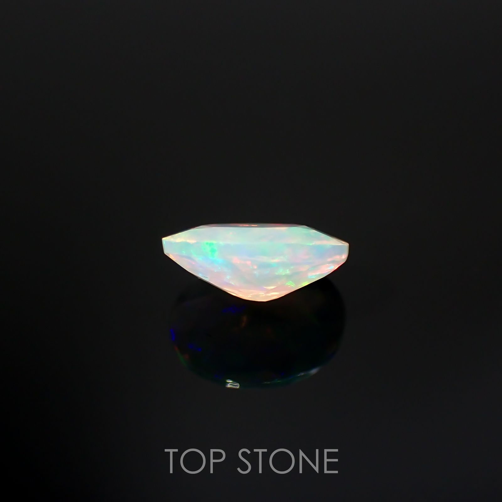 エチオピアオパール(宝石名オパール)エチオピア産 0.62ct 識別済[220114788]8x6mm前後