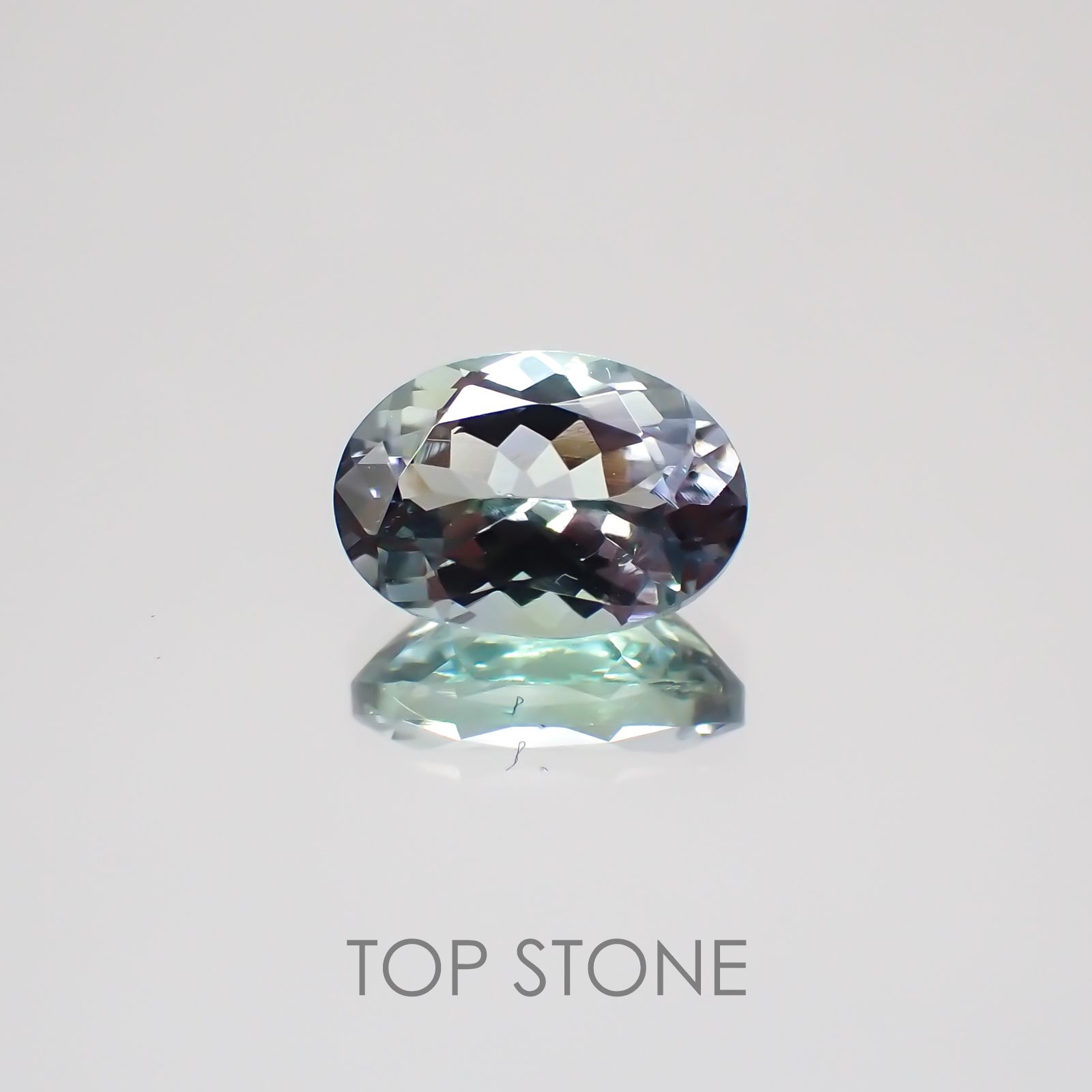 パーティカラータンザナイト(ゾイサイト) タンザニア産 ルース 1.41ct[21029456]8.1×5.6mm前後