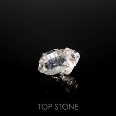 オイルインクォーツ 原石 パキスタン産 3.29ct[220616489]12.7x8.3mm前後