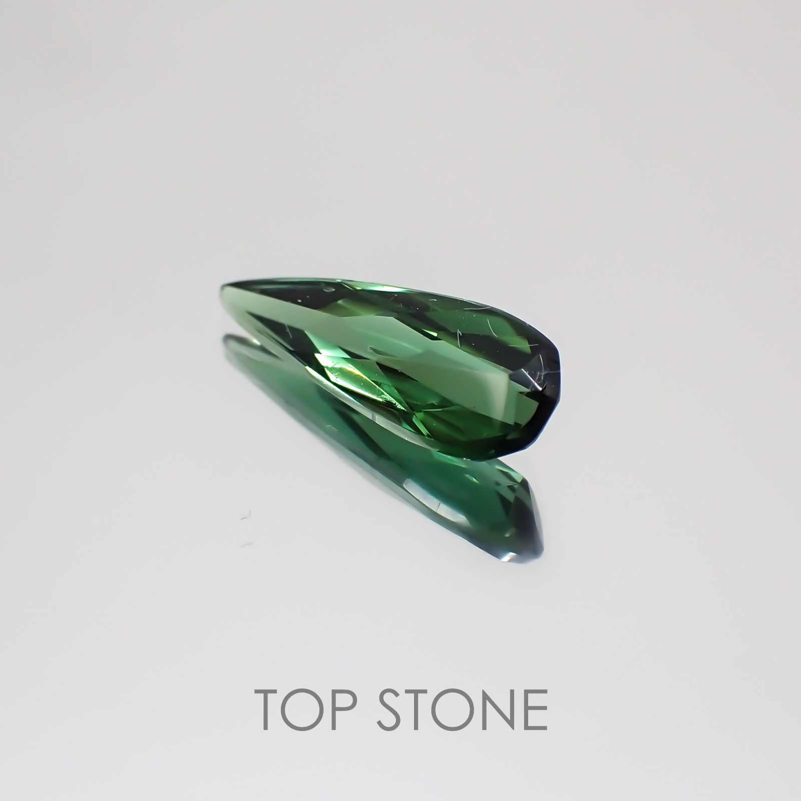 グリーントルマリン(宝石名グリーン・トルマリン) ブラジル産 1.46ct 識別済[19111605]14.4×5.2mm前後