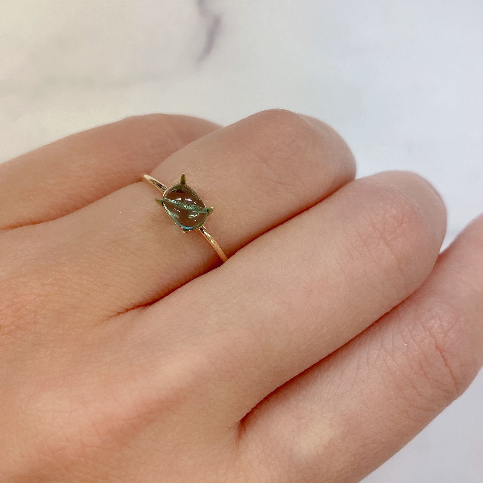 フローライト フルオレッセンス(宝石名フルオライト)イギリス・ロジャリー鉱山産 0.64ct 識別済[211113773]5.9x4.2mm前後