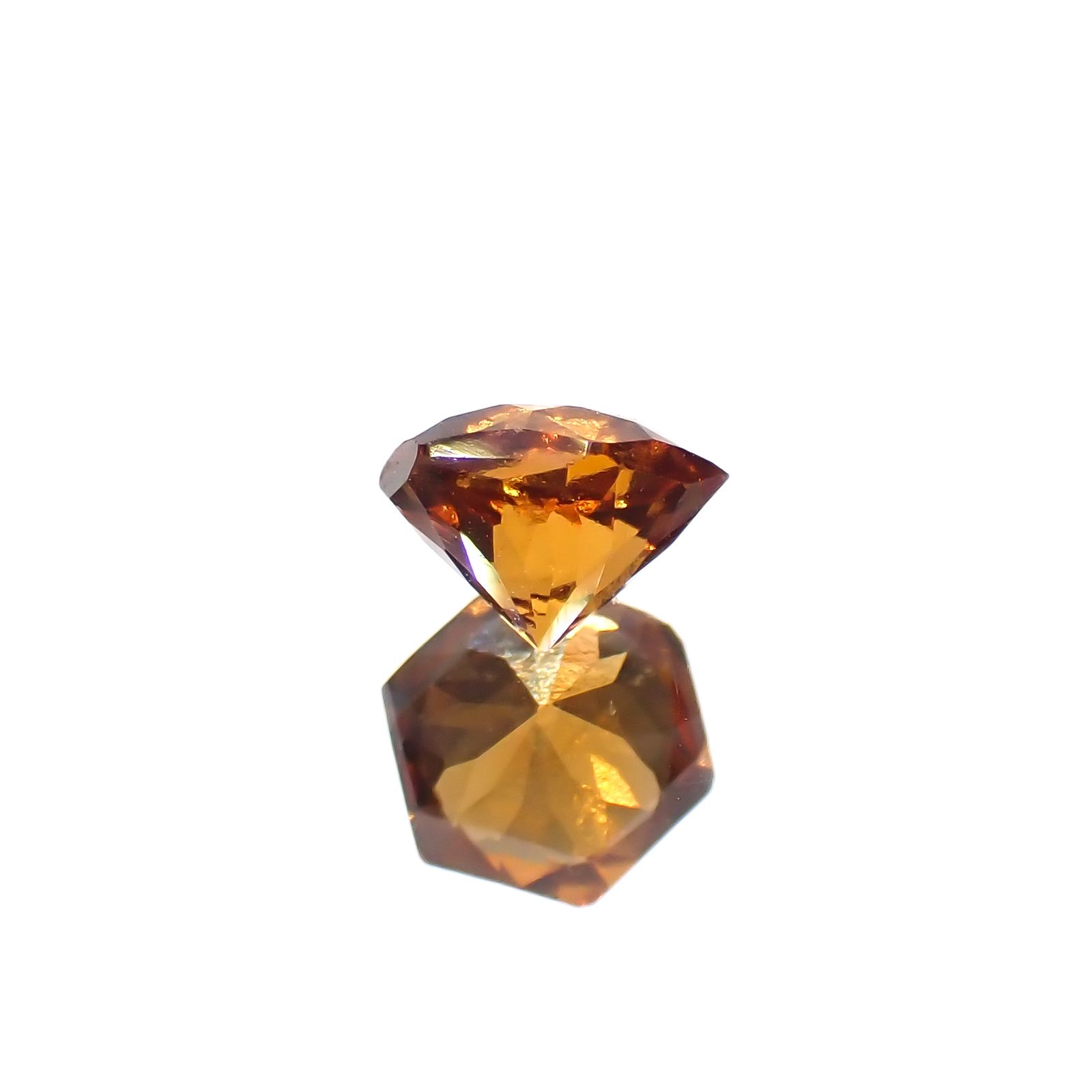 ◇ヘキサゴンカット◇ヘソナイトガーネット(宝石名ガーネット)スリランカ産 0.73ct 識別済[230421611]5.1x5mm前後