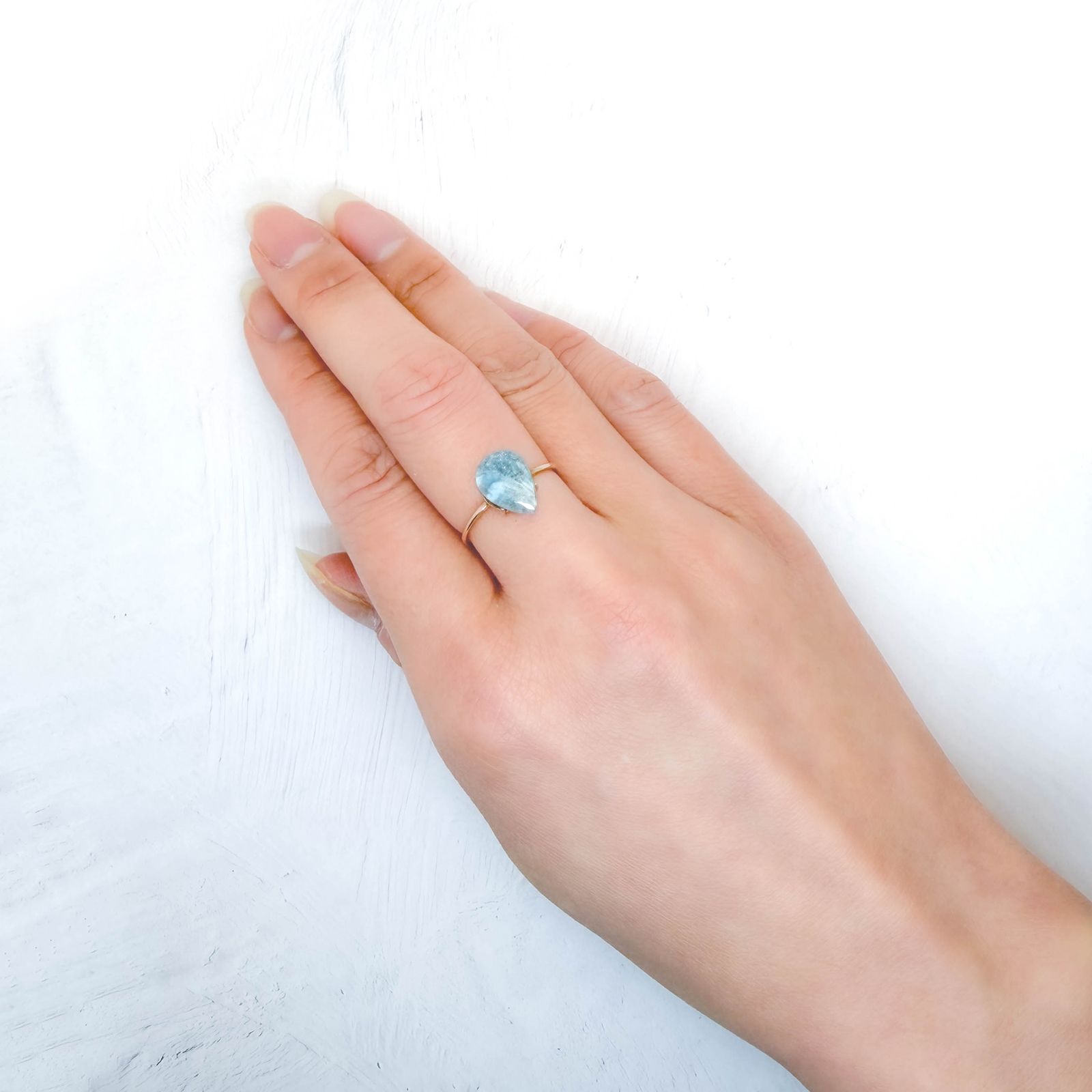 パライバクォーツ ブラジル産 2.57ct / 10.9x7.7mm前後 [260331865]