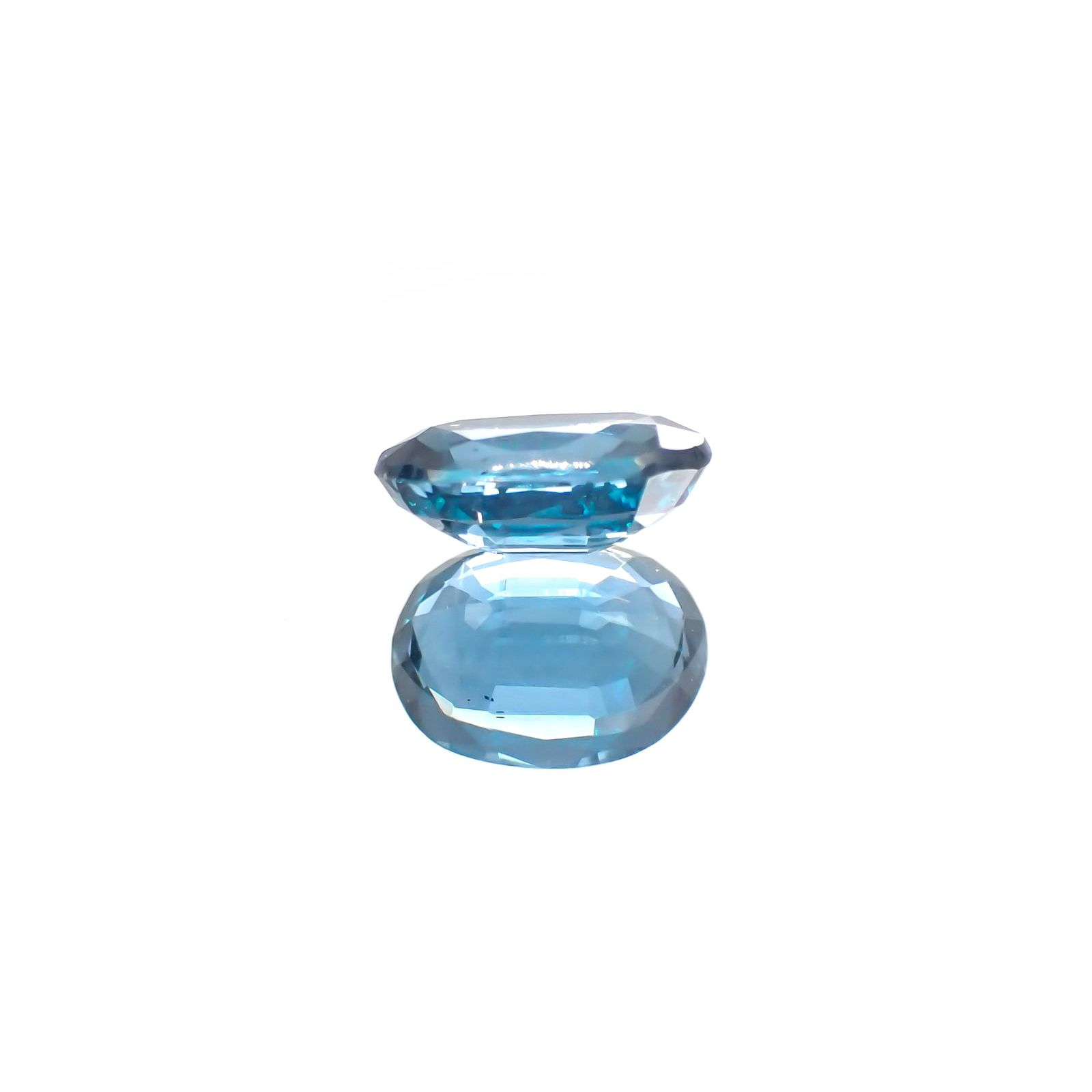 オーシャンブルーカイヤナイト(宝石名カイヤナイト) インド・オリッサ州産 2.04ct 識別済[210912365]8.7×6.8mm前後