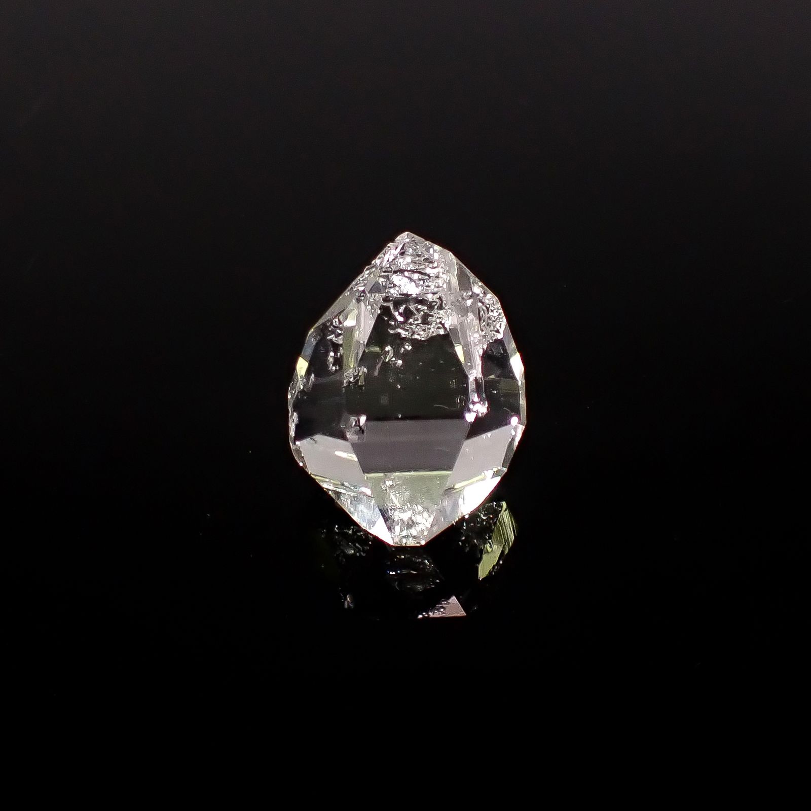 ハーキマーダイヤモンド 原石 アメリカ・ニューヨーク州産 35.26ct / 24.6x18.6mm前後 [260231772]