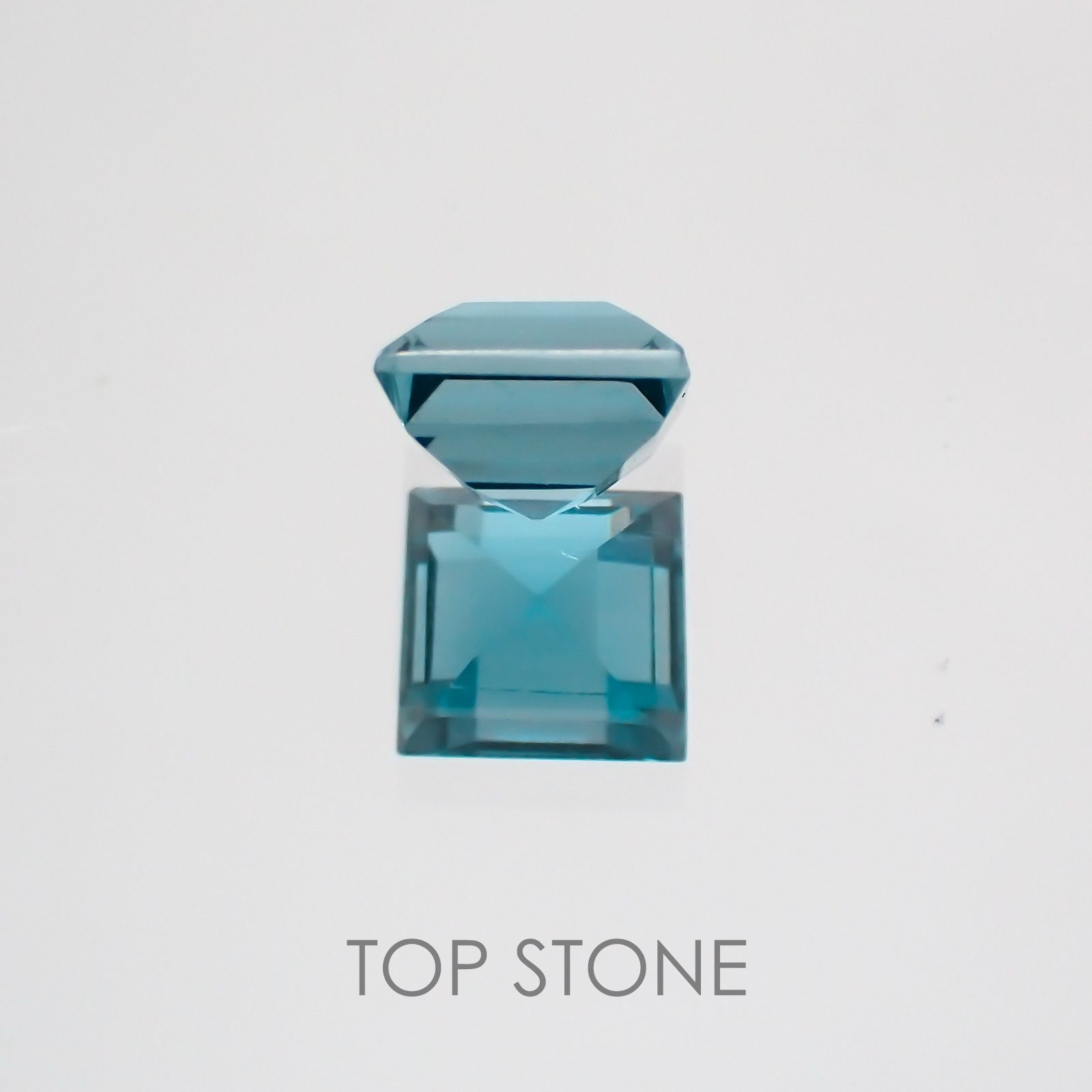 オーシャンブルーカイヤナイト インド産 ルース 0.74ct[210410519]4.5×4.3mm前後