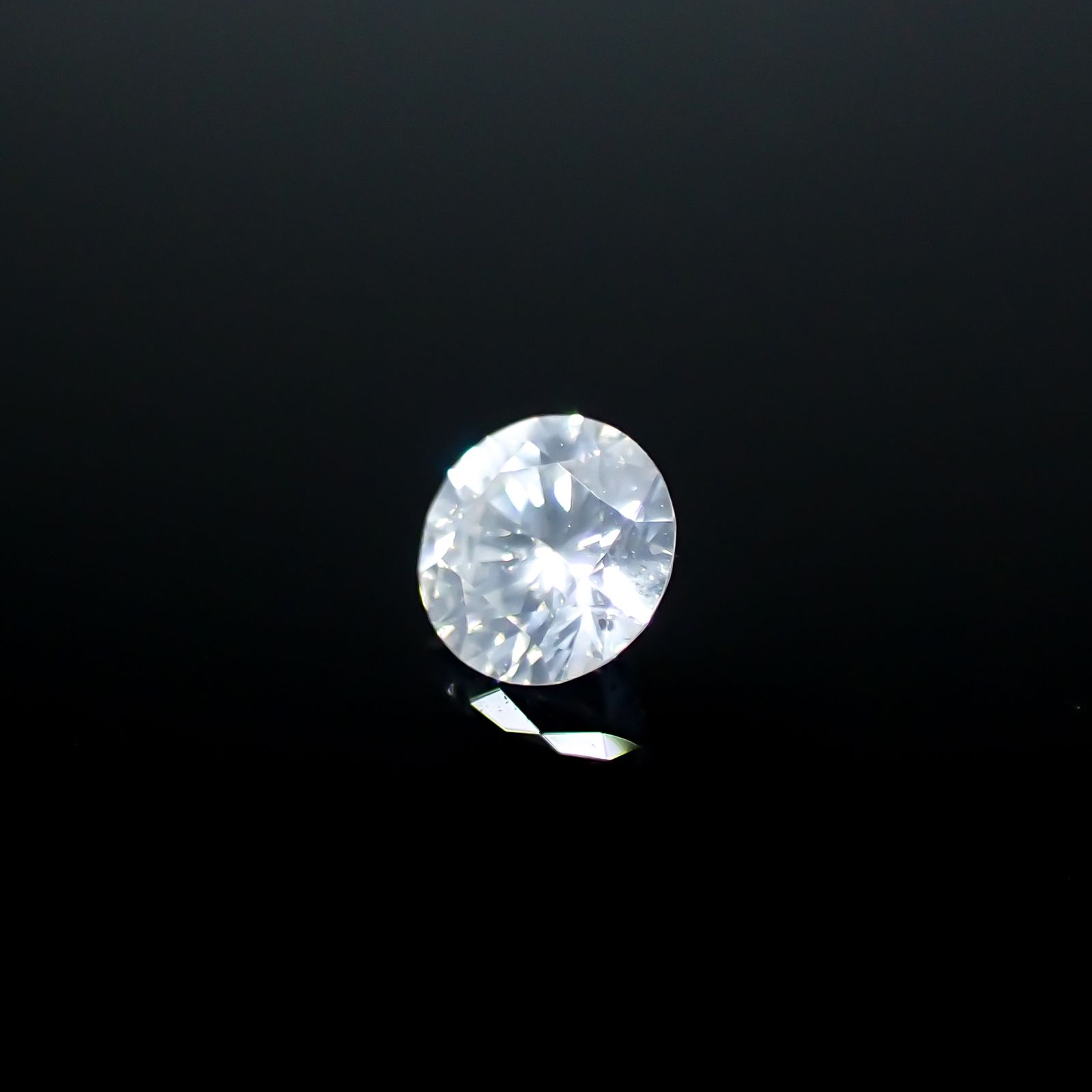シルキーダイヤモンド 0.11ct[240326620]3x3mm前後
